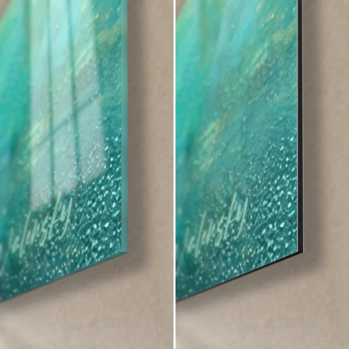 Tableau guépard turquoise, coin bas droit : verre acrylique brillant à reflets, alu Dibond noir mat et tranche de 3 mm
