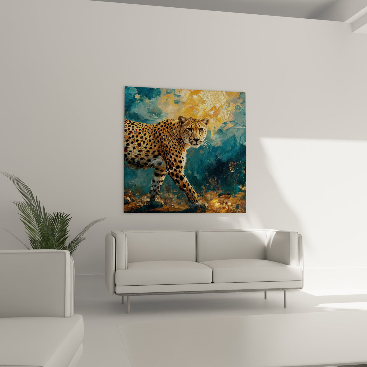 Guépard mosaïque terracotta et or avançant, suspendu au-dessus d'un canapé dans un salon lumineux