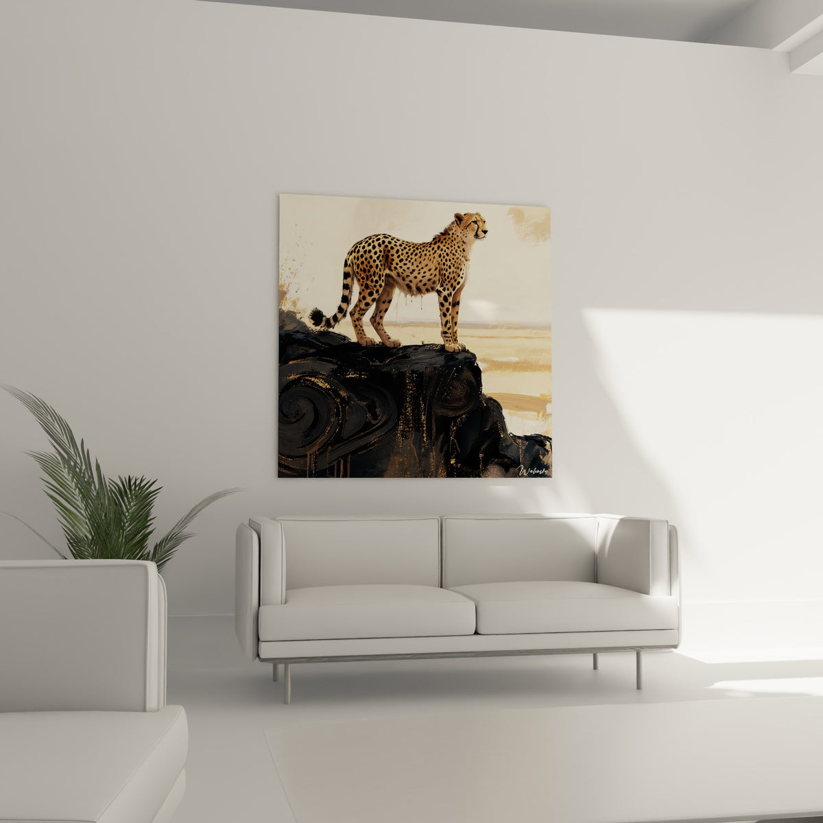 Prédateur au regard tourné vers l'horizon doré, positionné au-dessus d'un canapé dans un salon lumineux