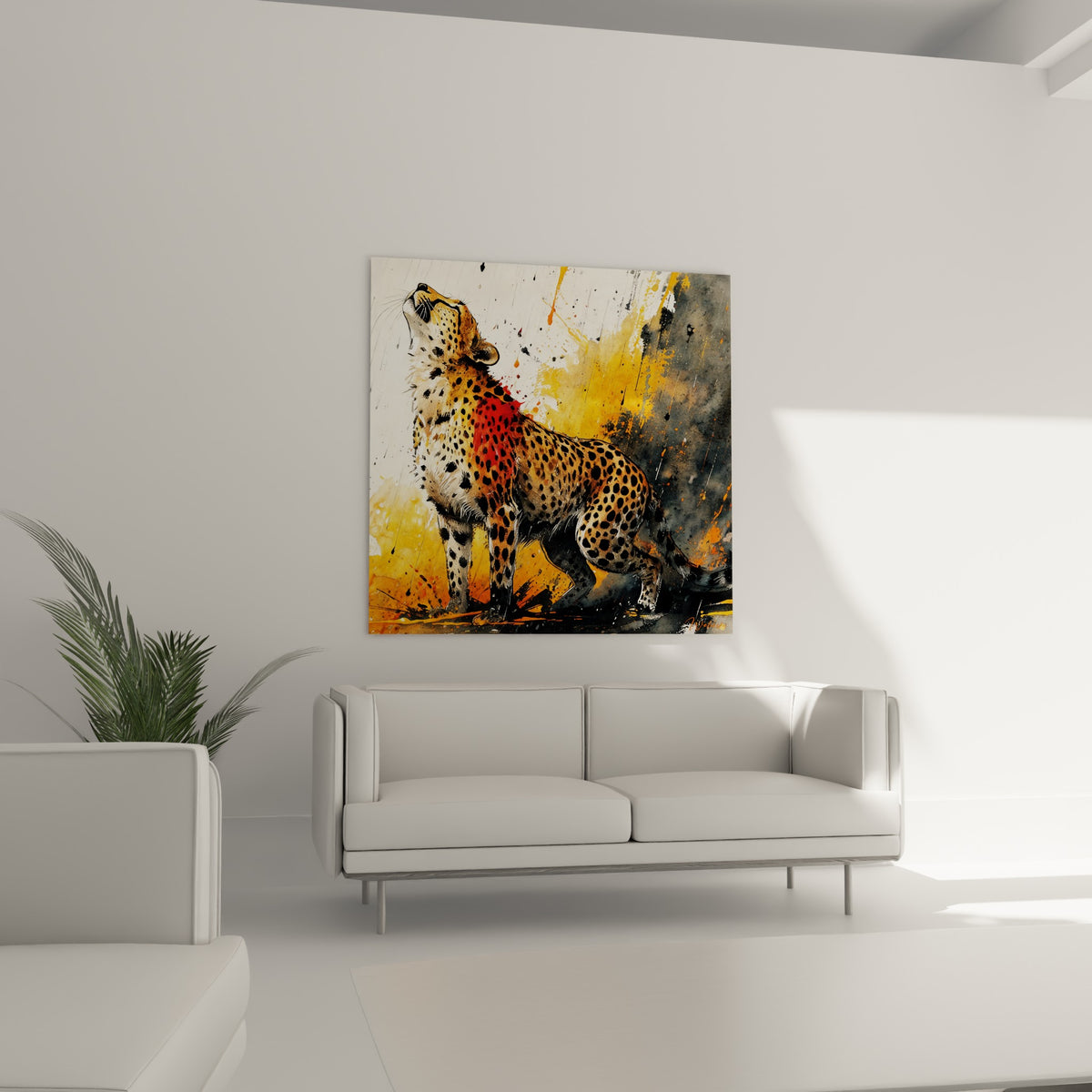 Fauve moucheté orangé et anthracite figé sous la pluie, au-dessus d'un canapé dans un salon lumineux