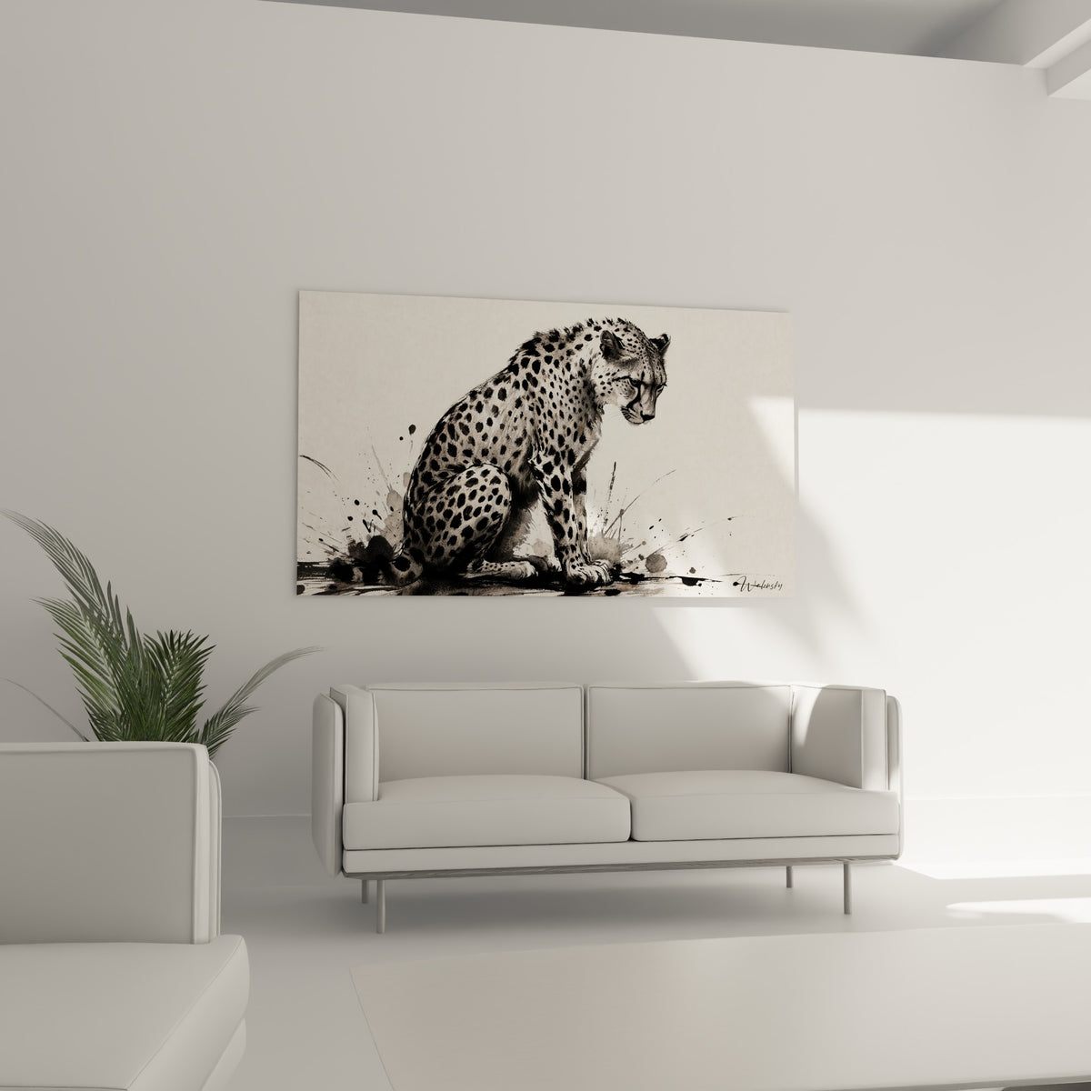 Guépard anthracite sur fond ivoire, éclaboussures d'encre, au-dessus d'un canapé dans un salon lumineux