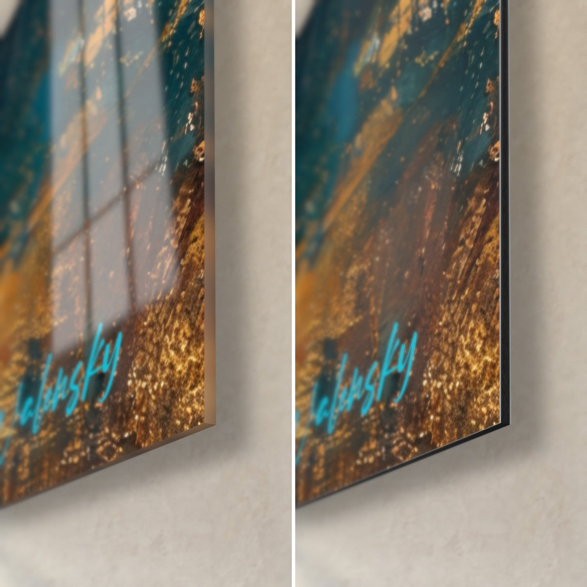 Tableau guépard à la mosaïque dorée et bleu nuit, coin bas droit en verre acrylique brillant et alu Dibond mat, tranche 3 mm