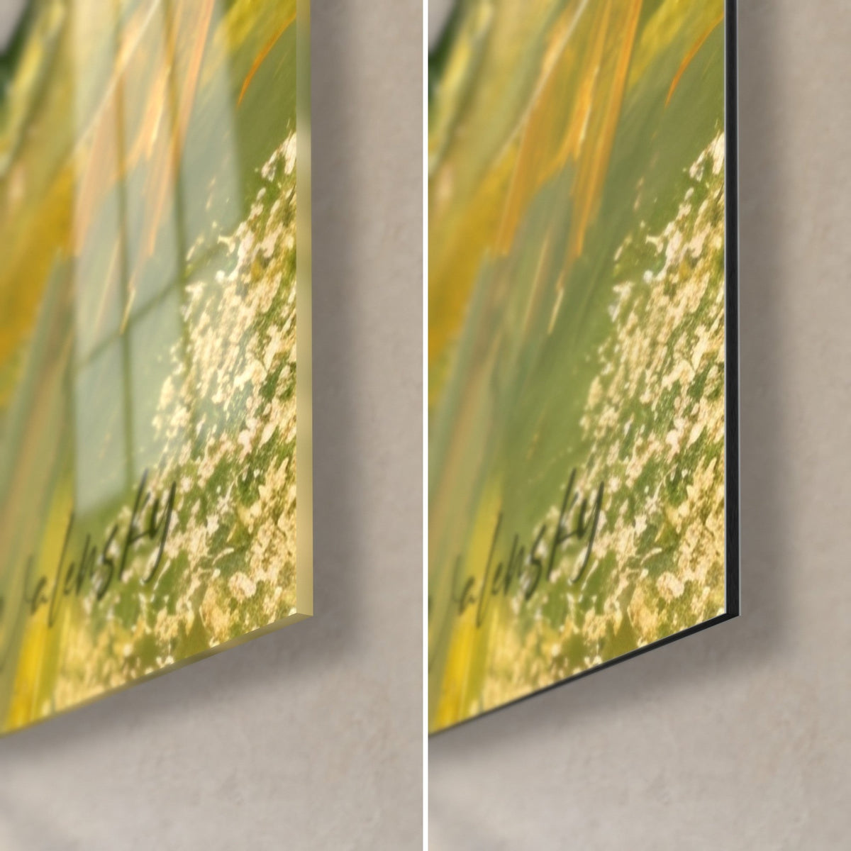 Quadro ghepardo addormentato, angolo in basso a destra: vetro acrilico lucido che riflette ocra e verde, Dibond nero opaco, spessore 3 mm