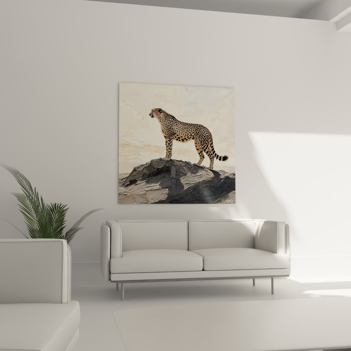 Silhouette du guépard aux tons fauve et gris perchée sur roche, au-dessus d'un canapé dans un salon lumineux