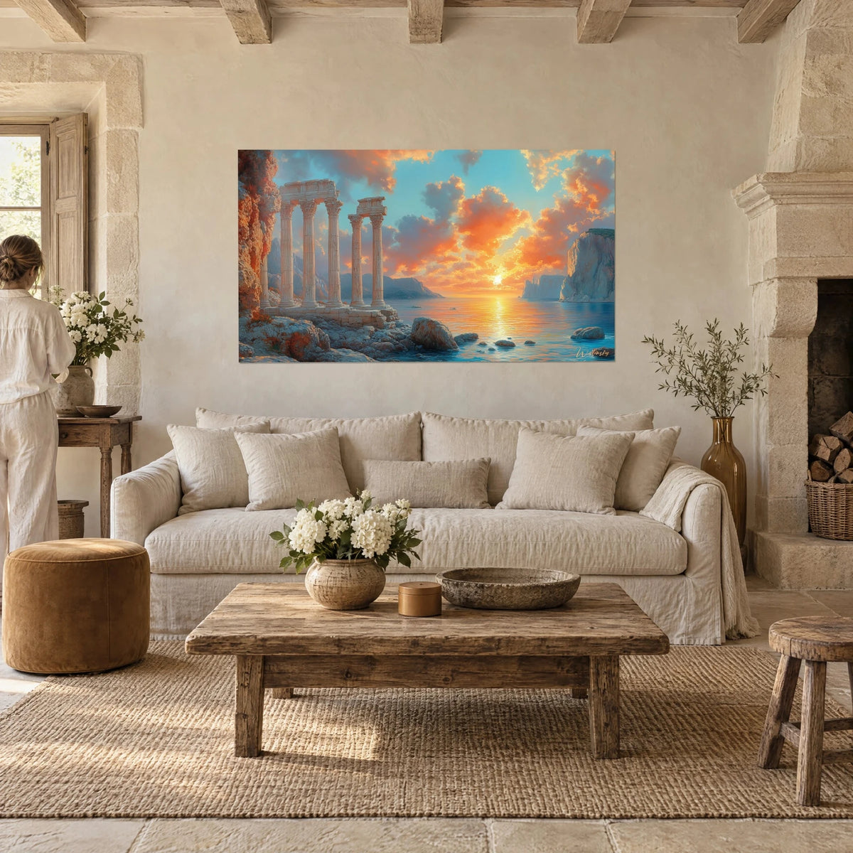Gemälde griechischer Tempelruine, ockerfarbene Säulen unter orangefarbenen Wolken und türkisblauem Himmel, über einem Sofa in einem hellen Wohnzimmer