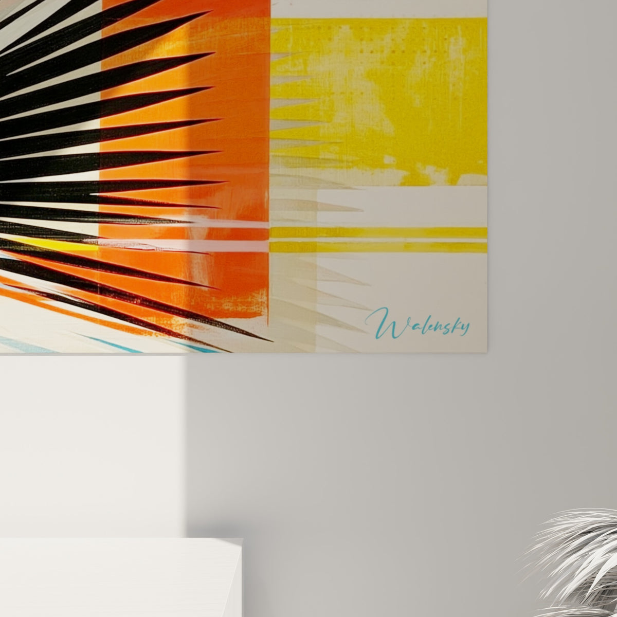 Gros piquants noirs et blancs du hérisson, touches d'orange et de jaune moutarde en aplat sur la toile texturée