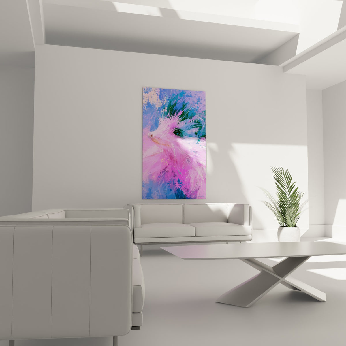 Piquants roses et bleus d'un hérisson traités en larges touches vaporeuses, au-dessus d'un canapé dans un salon lumineux