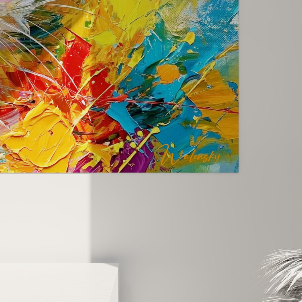 Empâtements épais de peinture bleu turquoise et orange formant les piquants texturés du hérisson en gros plan