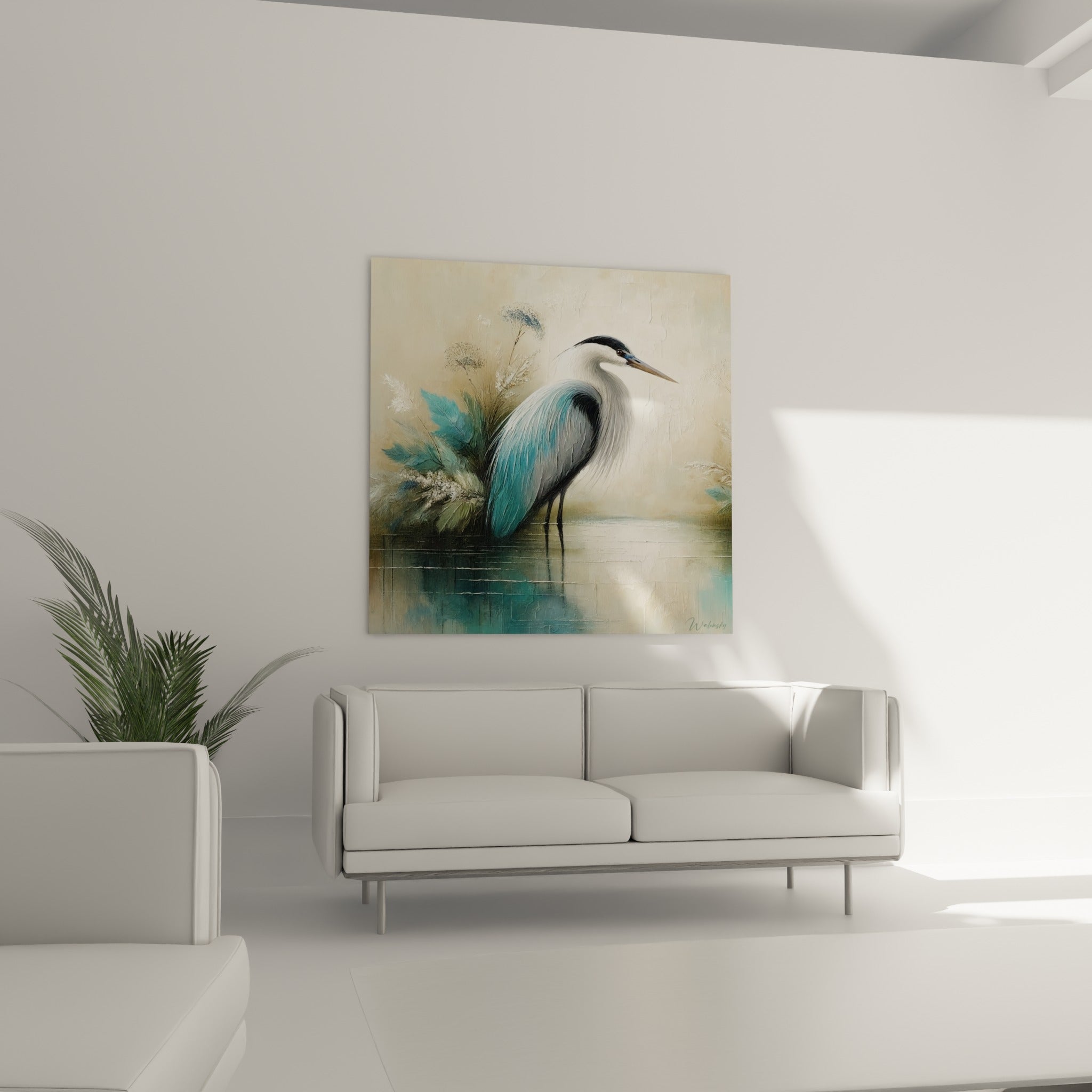 Oiseau aquatique gris et blanc au bec fin surplombe un canapé dans un salon lumineux