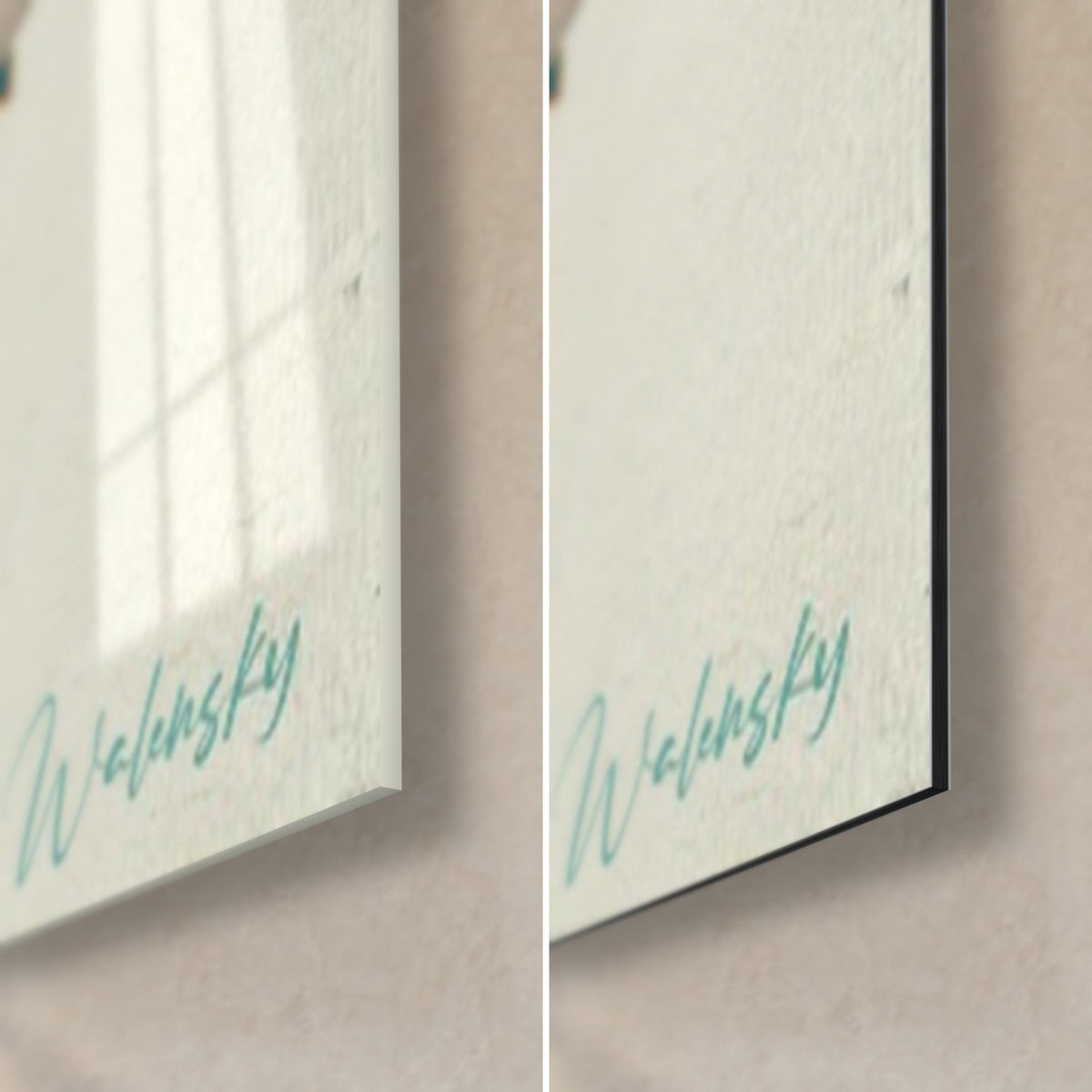 Gemälde Eule in Türkis und Creme, untere rechte Ecke aus glänzendem Glas, das das Fenster spiegelt, und mattes Dibond, 3 mm schwarze Kante