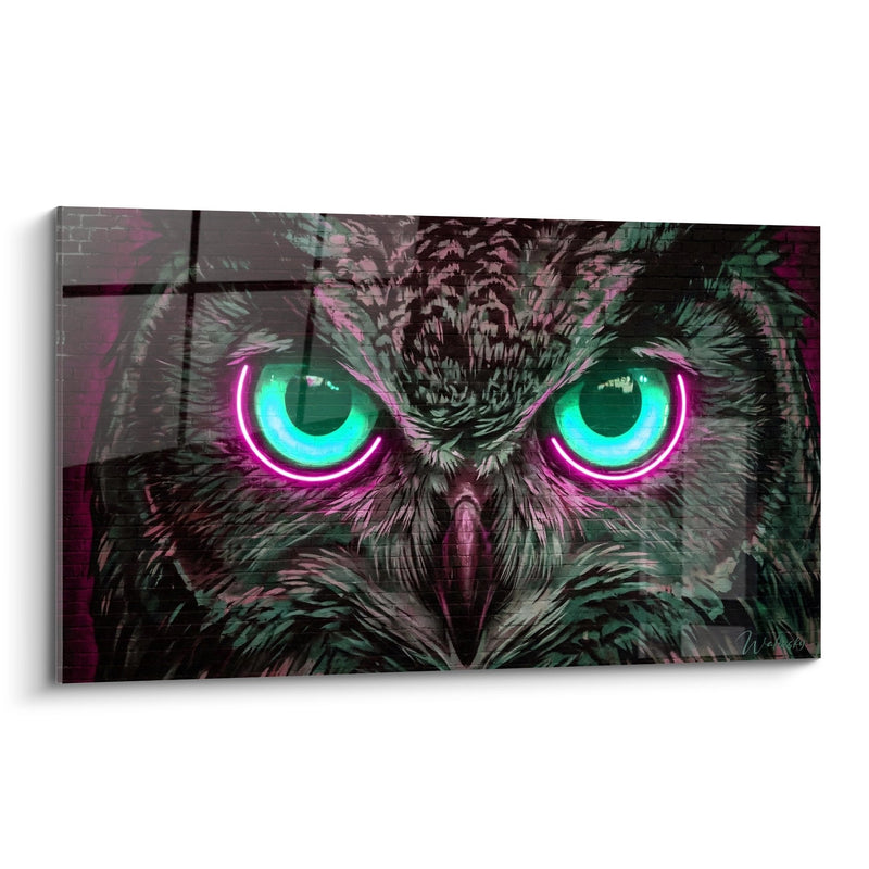 Eule mit Neon-Türkis und Magenta Augen auf Stadtmauer - Hypnotischer Blick - Neon Fluo Street Art Edition