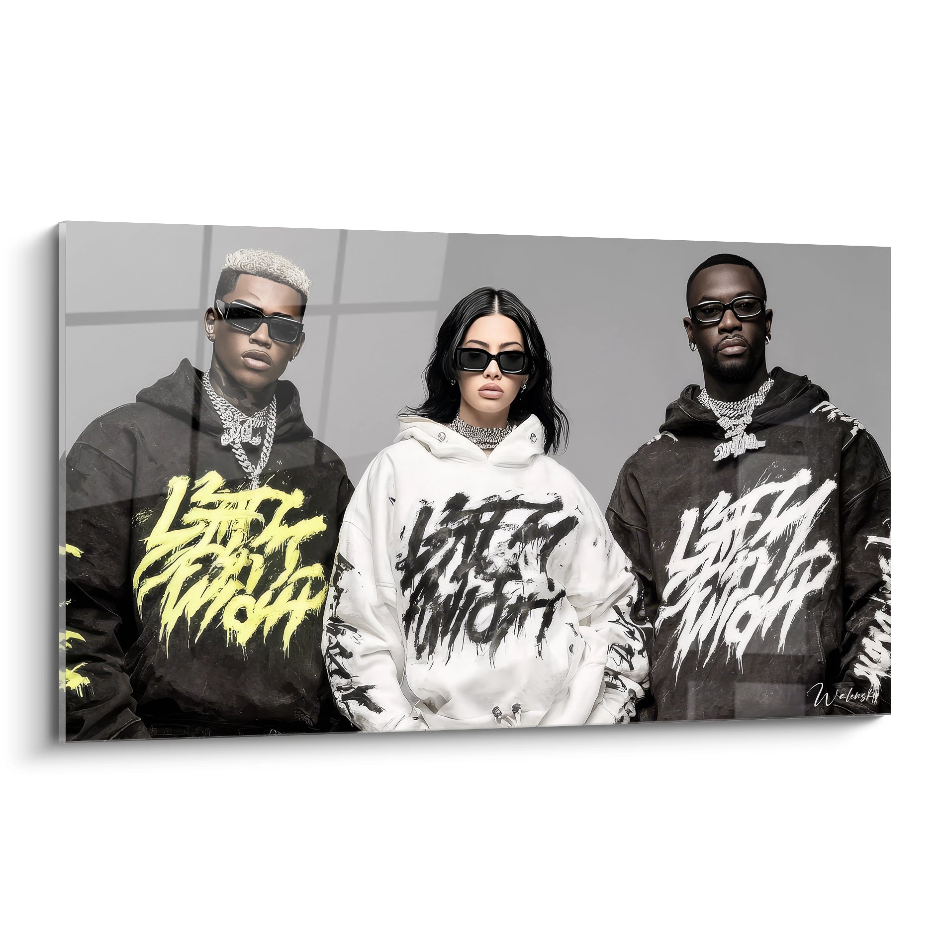 Tableau mural hip-hop streetwear présentant trois modèles en sweats à capuche stylés faisant partie de la culture urbaine