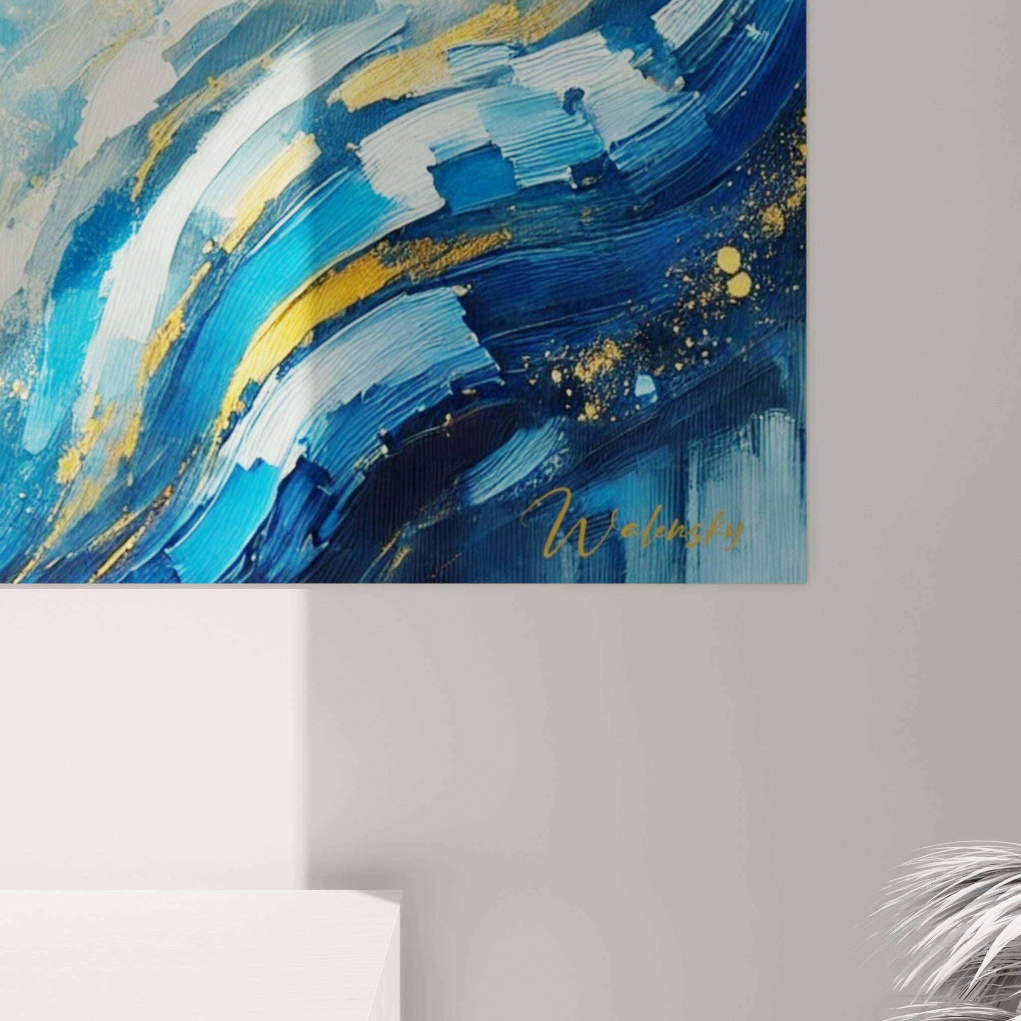 Détail des empâtements bleu marine et jaune doré révélant la matière épaisse de la toile marine
