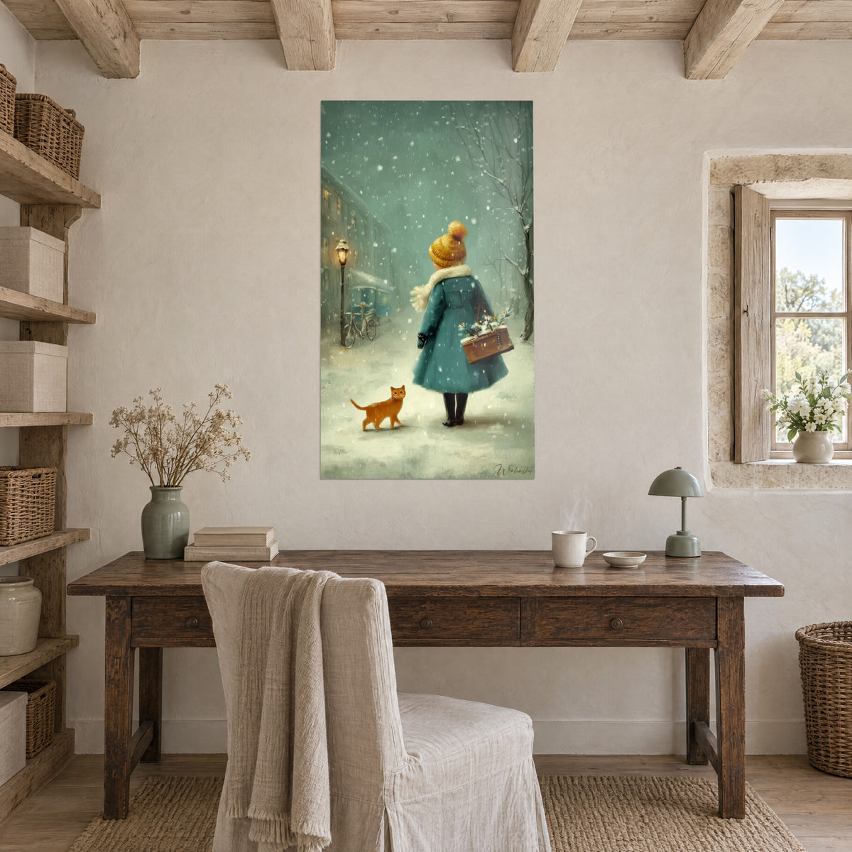 Tableau chaton orange trottant près d'une enfant en cape turquoise, arbre nu givré et neige tombante, accroché dans un bureau en bois brut