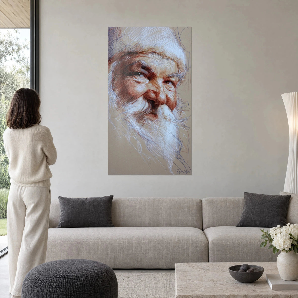 Πίνακας Χαμογελαστός Άγιος Βασίλης, λευκή γενειάδα και ροδαλά μάγουλα με μολύβι, γυναίκα από την πλάτη, πάνω από καναπέ σε φωτεινό σαλόνι