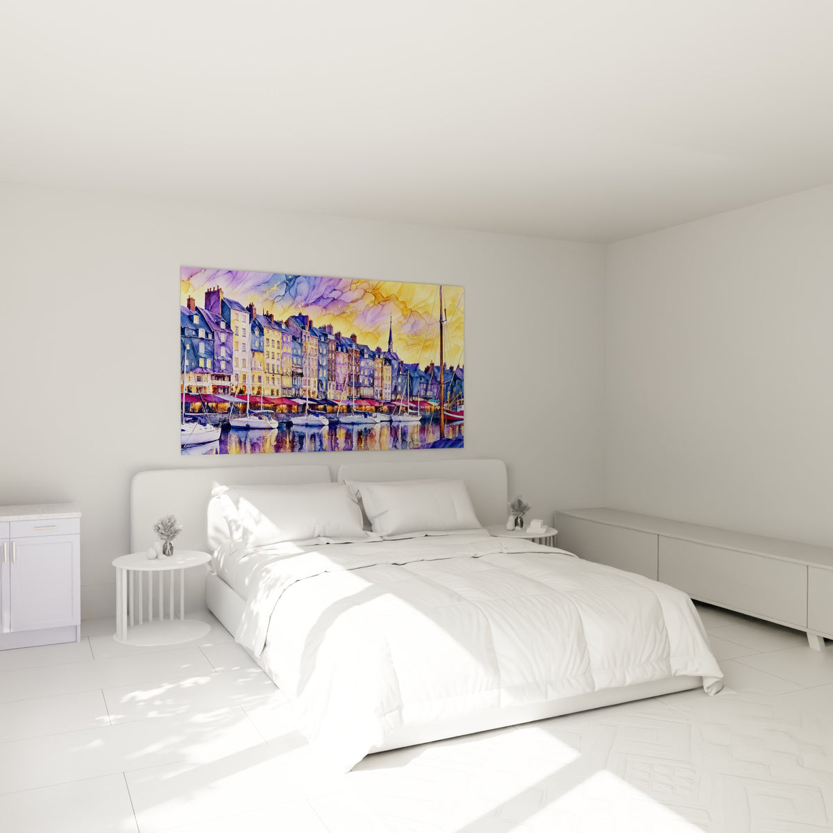 Façades normandes bleu et or de Honfleur au-dessus d'un lit dans une chambre claire