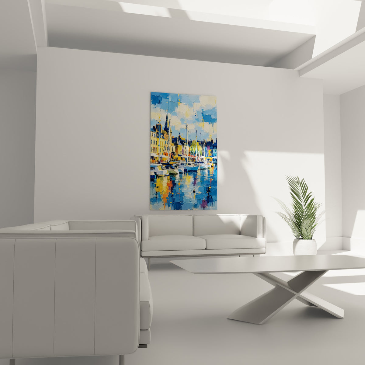 Bassin maritime de Honfleur en touches bleues et ocre, suspendu au-dessus d'un canapé dans un salon lumineux