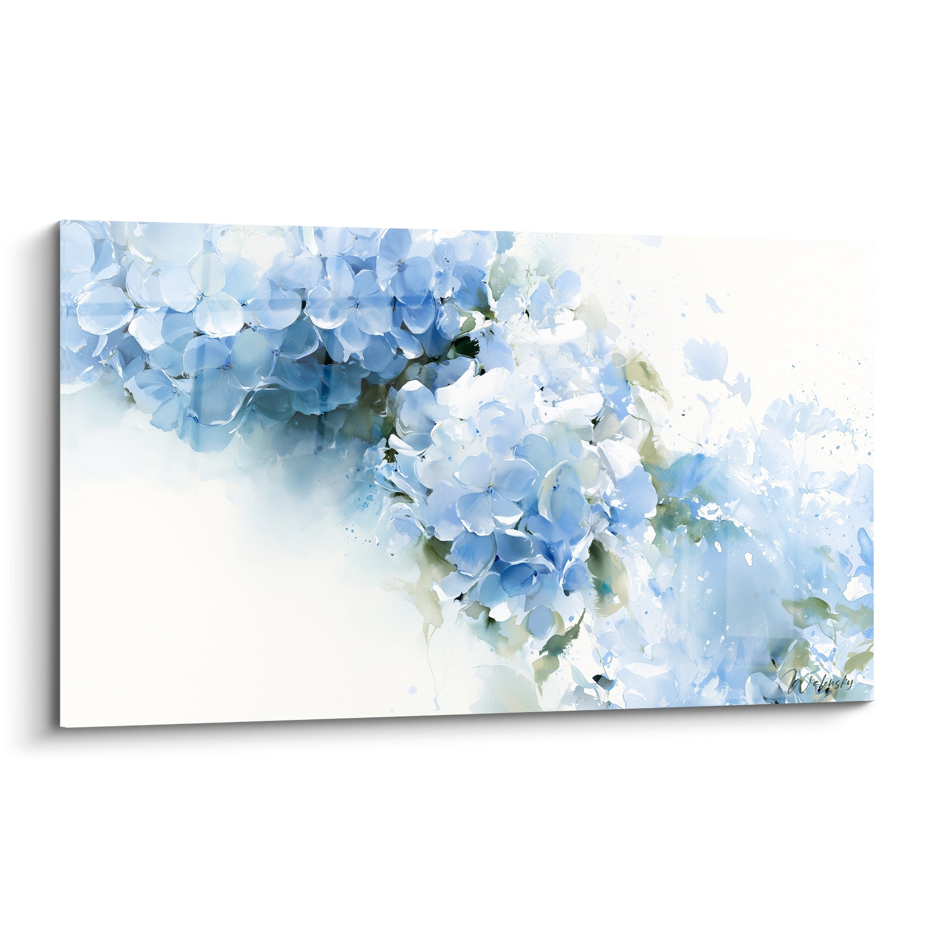 Hortensias bleu pastel et blanc cassé en aquarelle, pétales fondus sur toile lumineuse