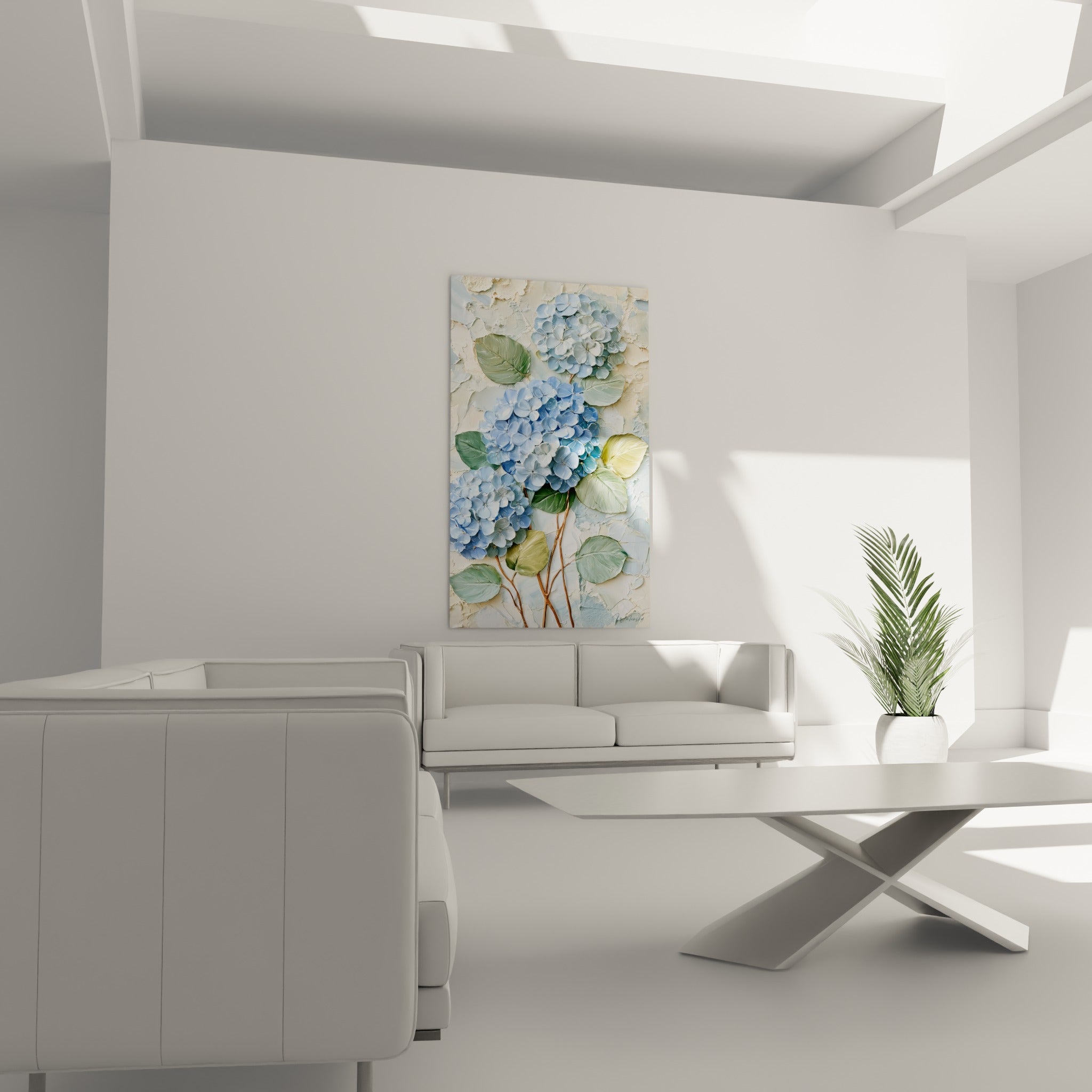 Bouquet d'Hortensia bleu et vert amande placé au-dessus d'un canapé dans un salon lumineux