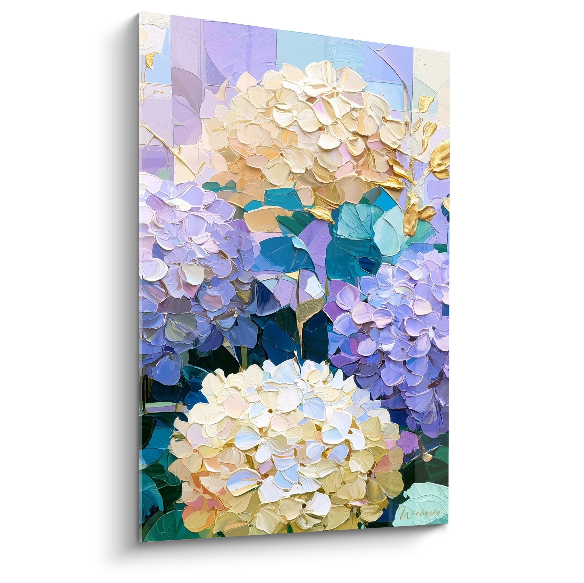 Hortensias crème et mauve peints en relief doré, bouquet dense aux feuillages verts profonds