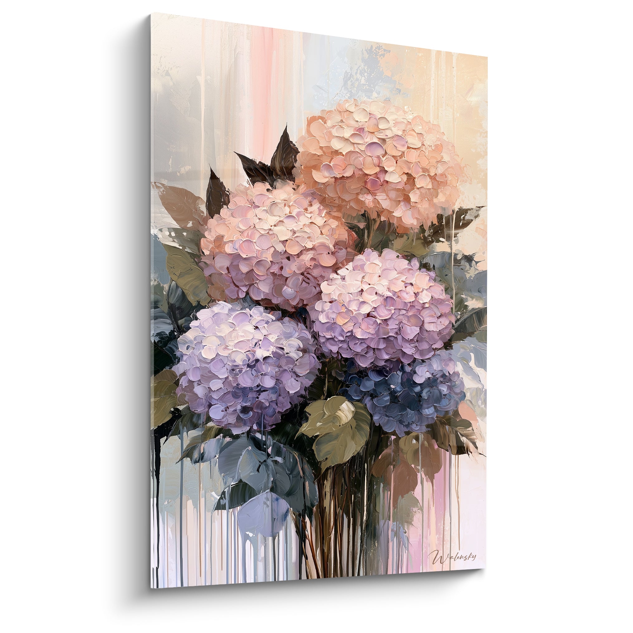Hortensias en grappes roses, pêche et mauves peints à l'huile avec coulures verticales sur fond clair