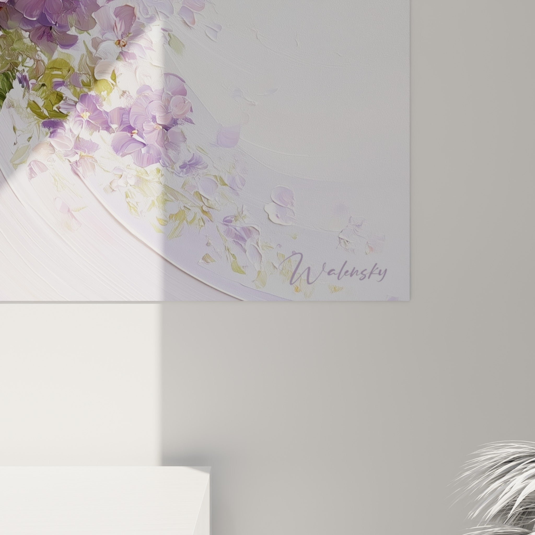 Détail des pétales d'hortensia où le mauve et le blanc crème se mêlent en épais coups de spatule