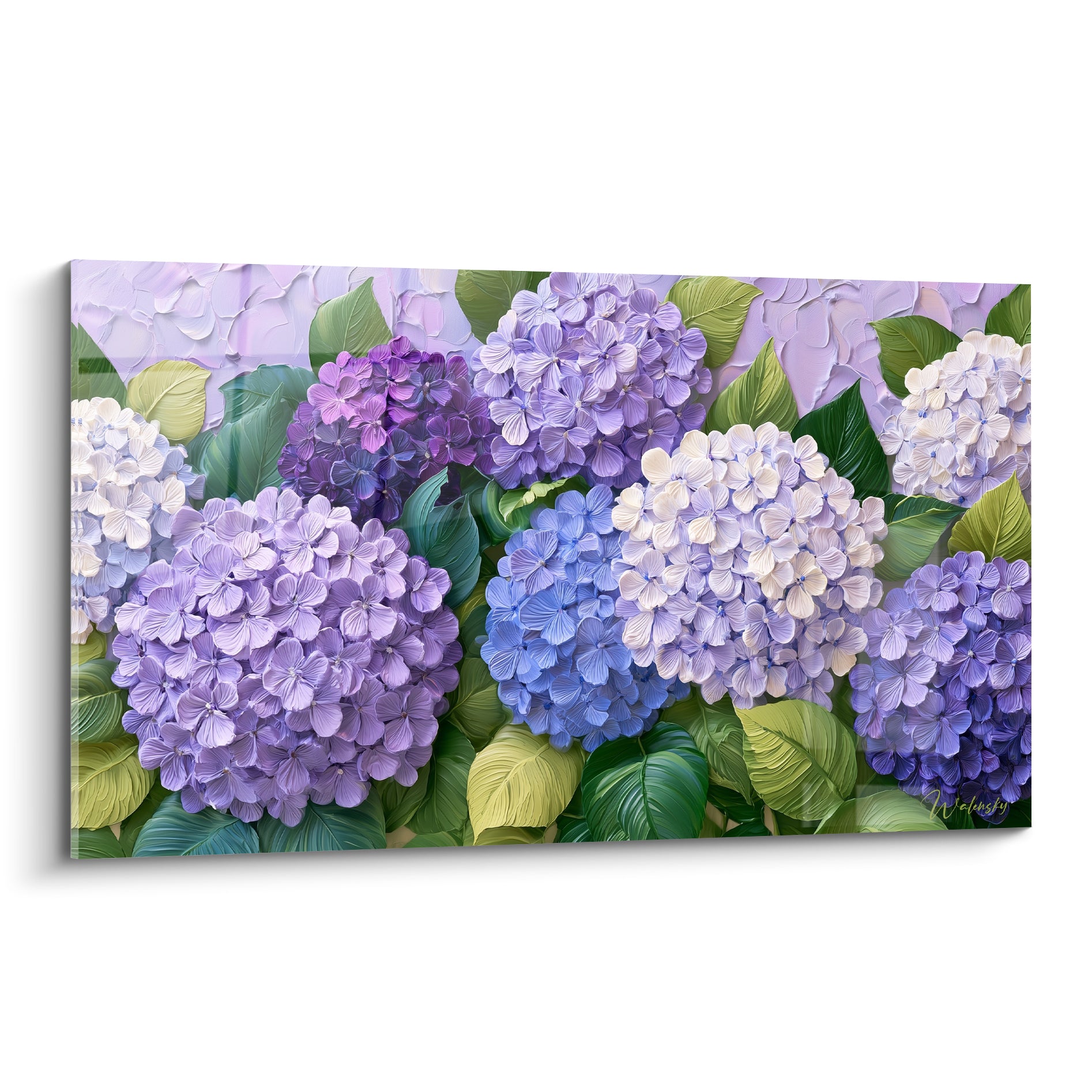 Hortensias mauves et bleus en relief texturé sur fond rose pâle patiné