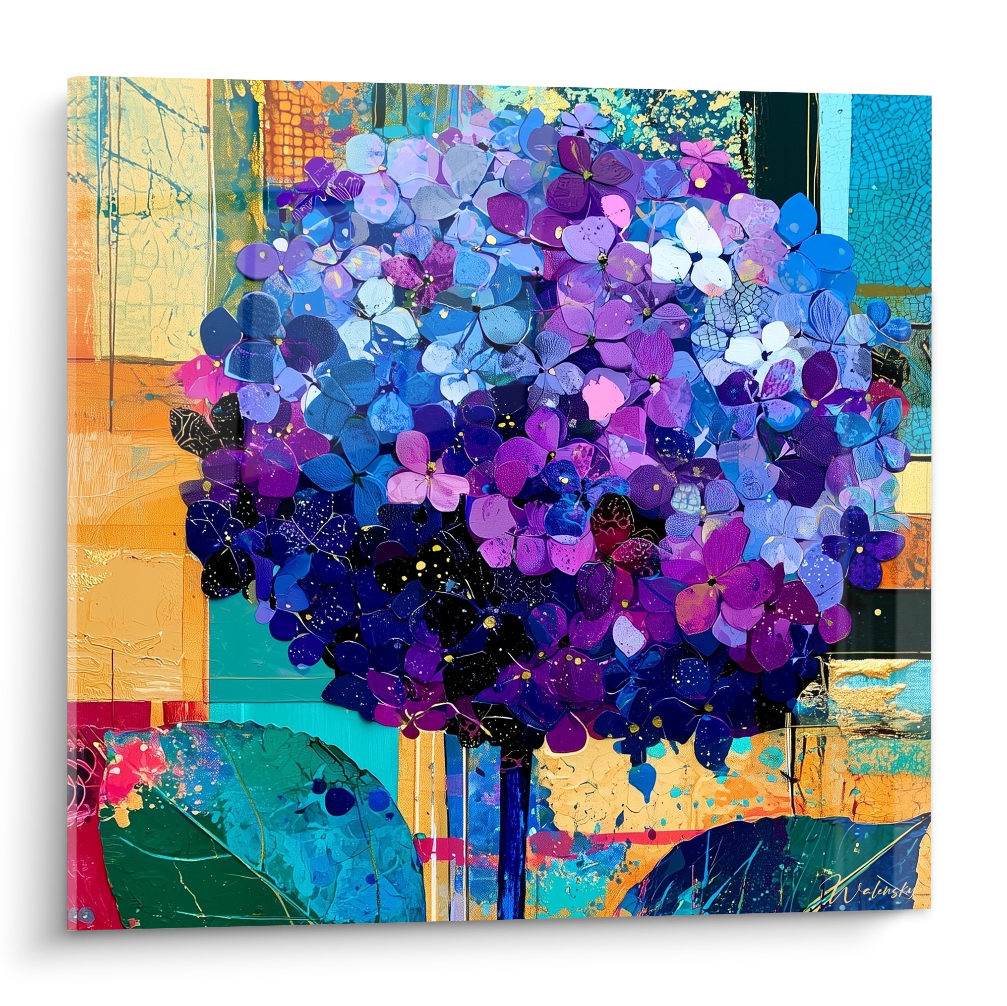 Hortensia violet et bleu en bouquet dense sur fond ocre et turquoise à motifs graphiques
