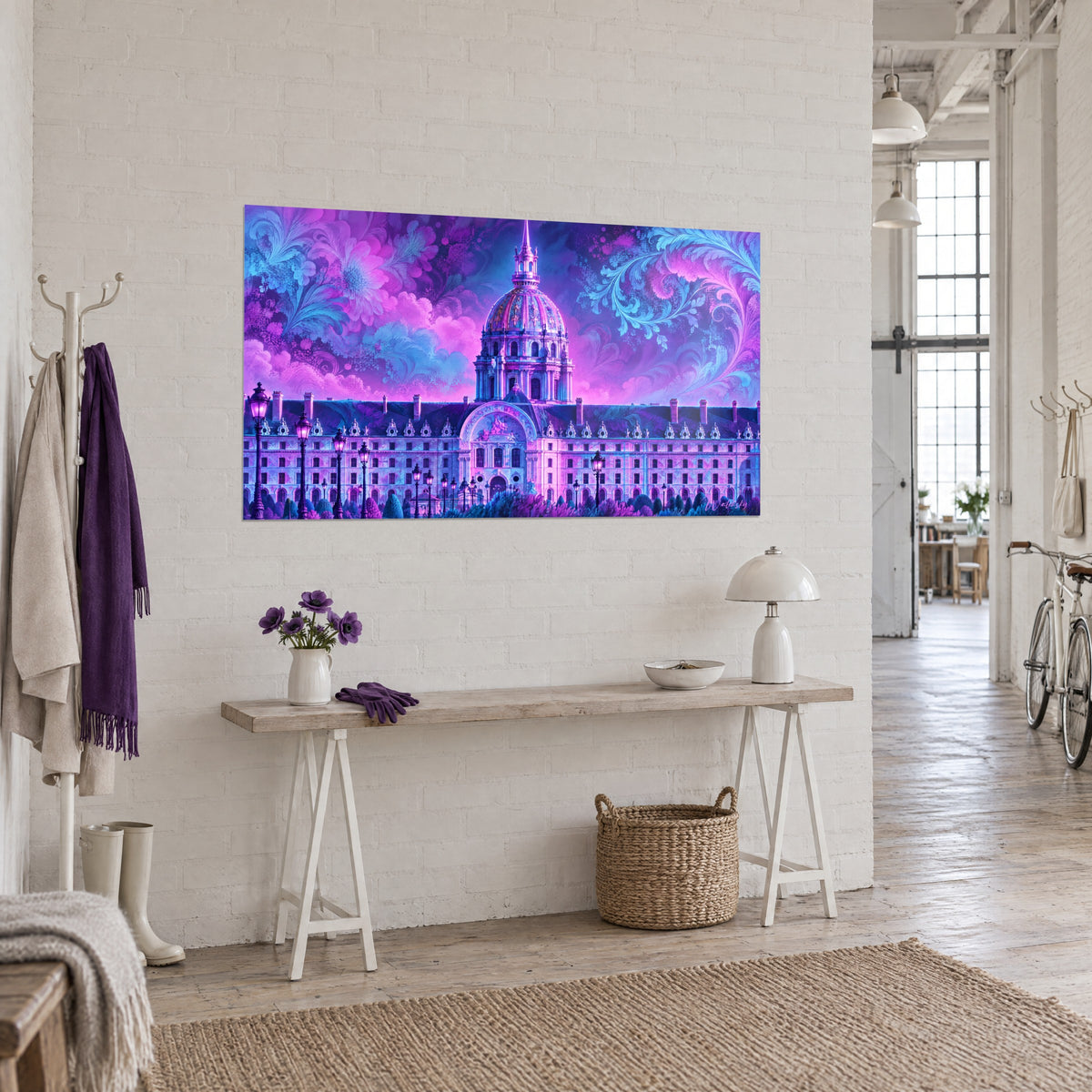 Façade mauve et turquoise de l'Hôtel des Invalides au-dessus d'un canapé dans un salon lumineux