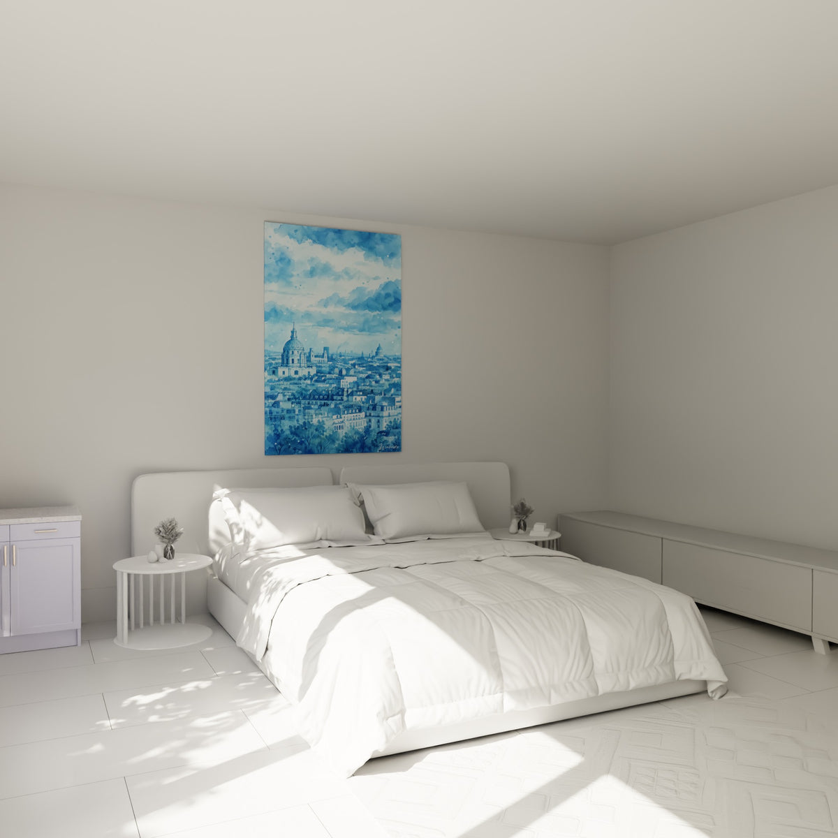 Coupole dorée et toits bleu ardoise d'un panorama parisien accrochés au-dessus d'un lit dans une chambre claire