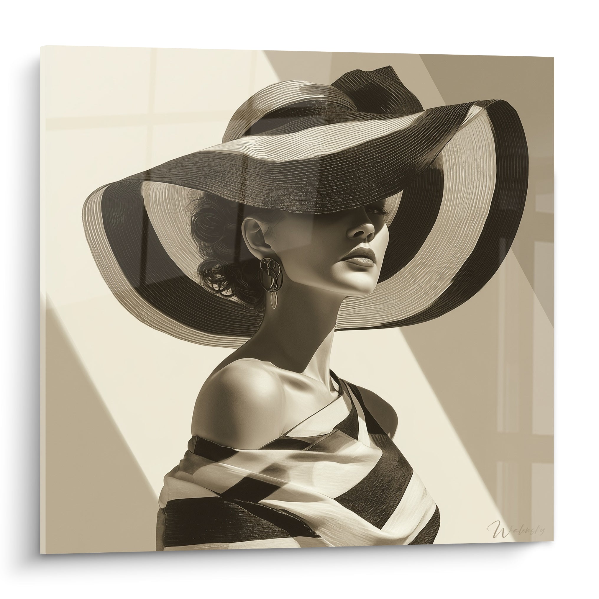 Silhouette au chapeau tressé noir et ivoire, profil sépia sur fond géométrique beige clair