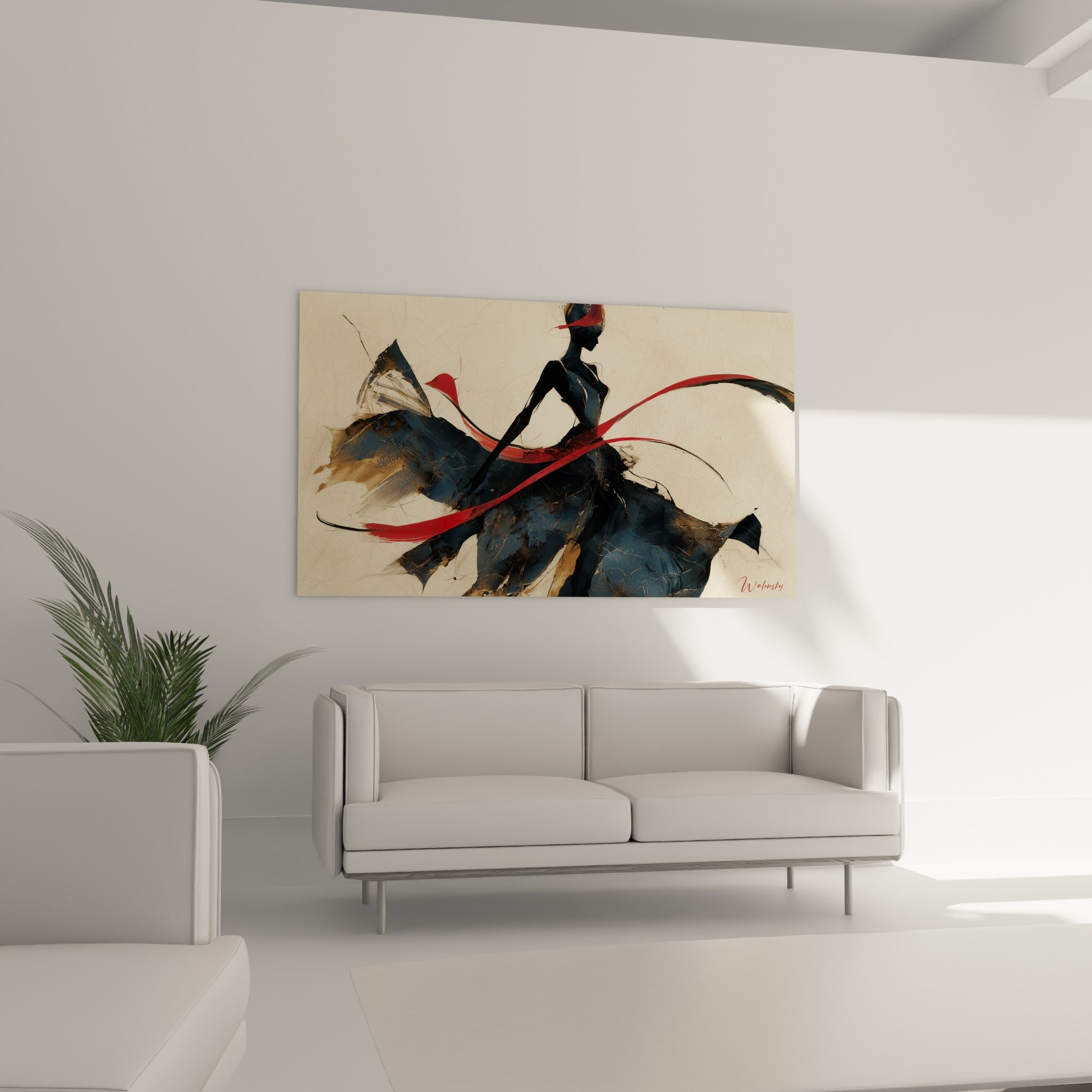 Femme en mouvement drapée de bleu marine et rouge éclatant, illustration de mode au-dessus d'un canapé dans un salon lumineux