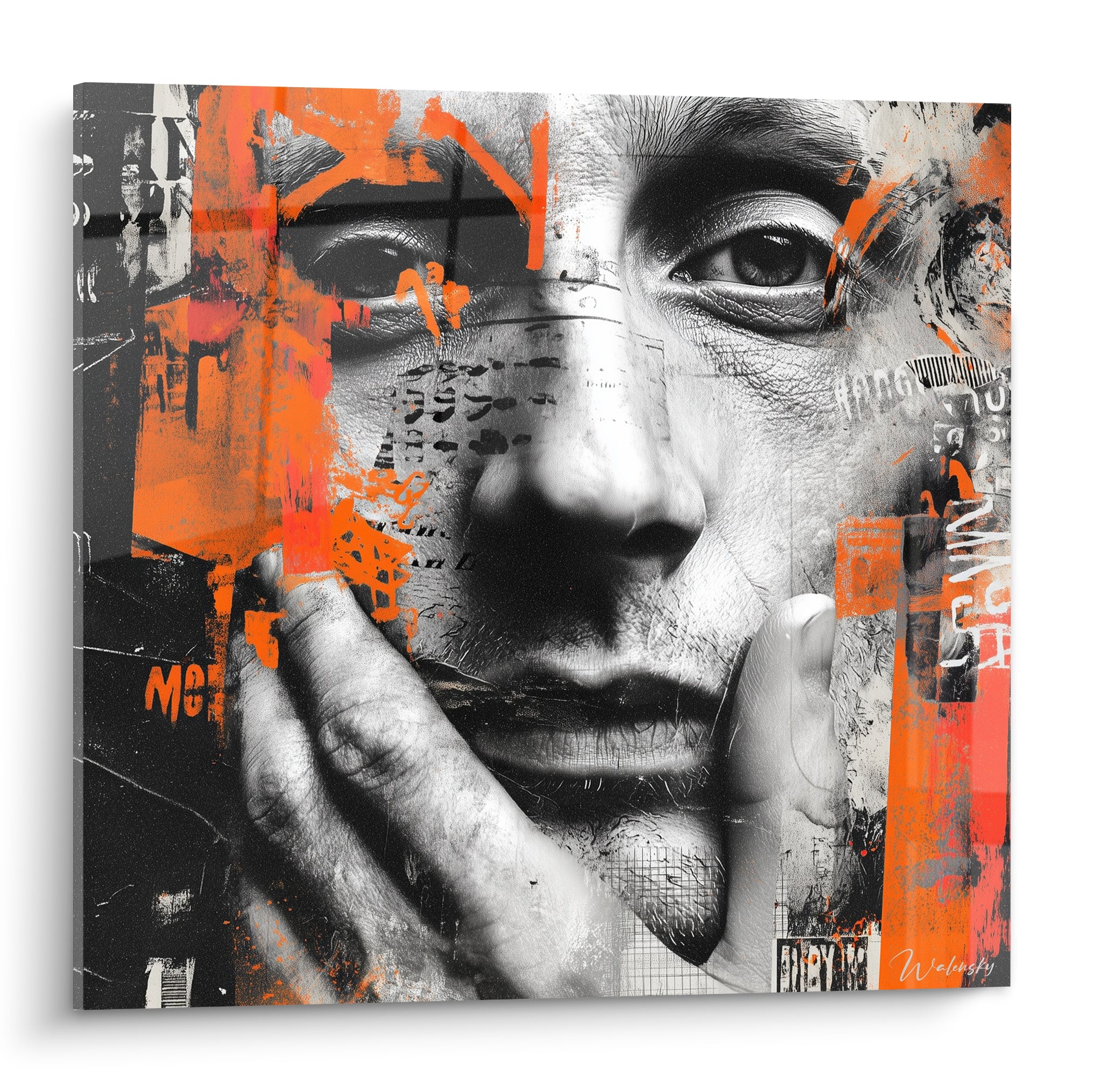 Portrait masculin noir et blanc traversé d'éclats orange vif, main posée sur la joue, style street art
