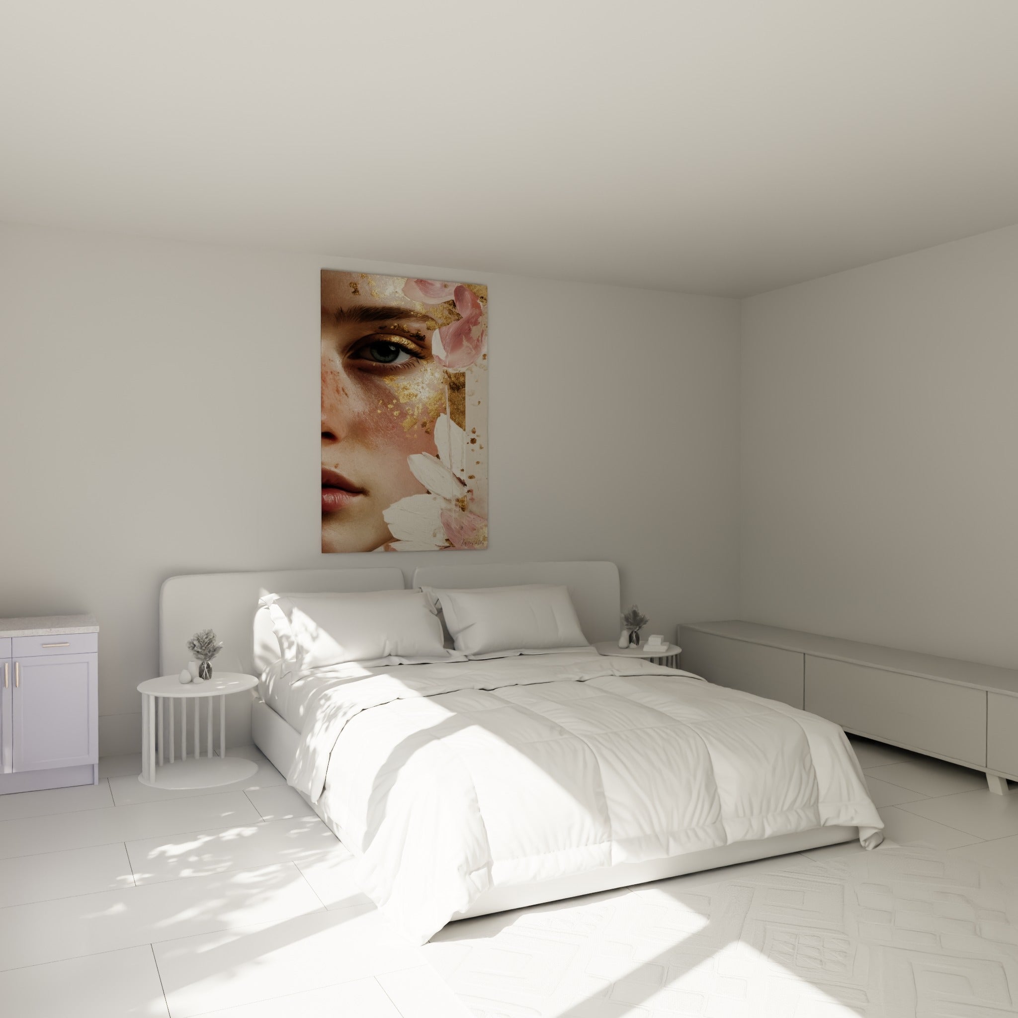 Portrait doré et rose aux pétales sculptés, accroché au-dessus d'un lit dans une chambre claire