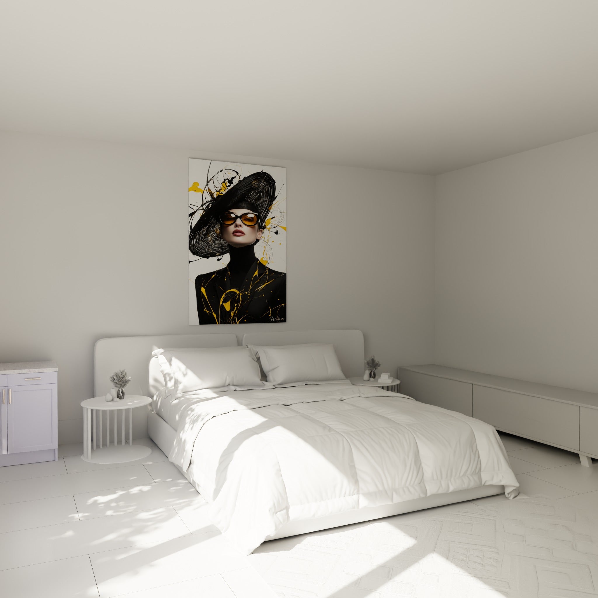 Portrait haute couture aux tons noir et jaune moutarde accroché au-dessus d'un lit dans une chambre claire