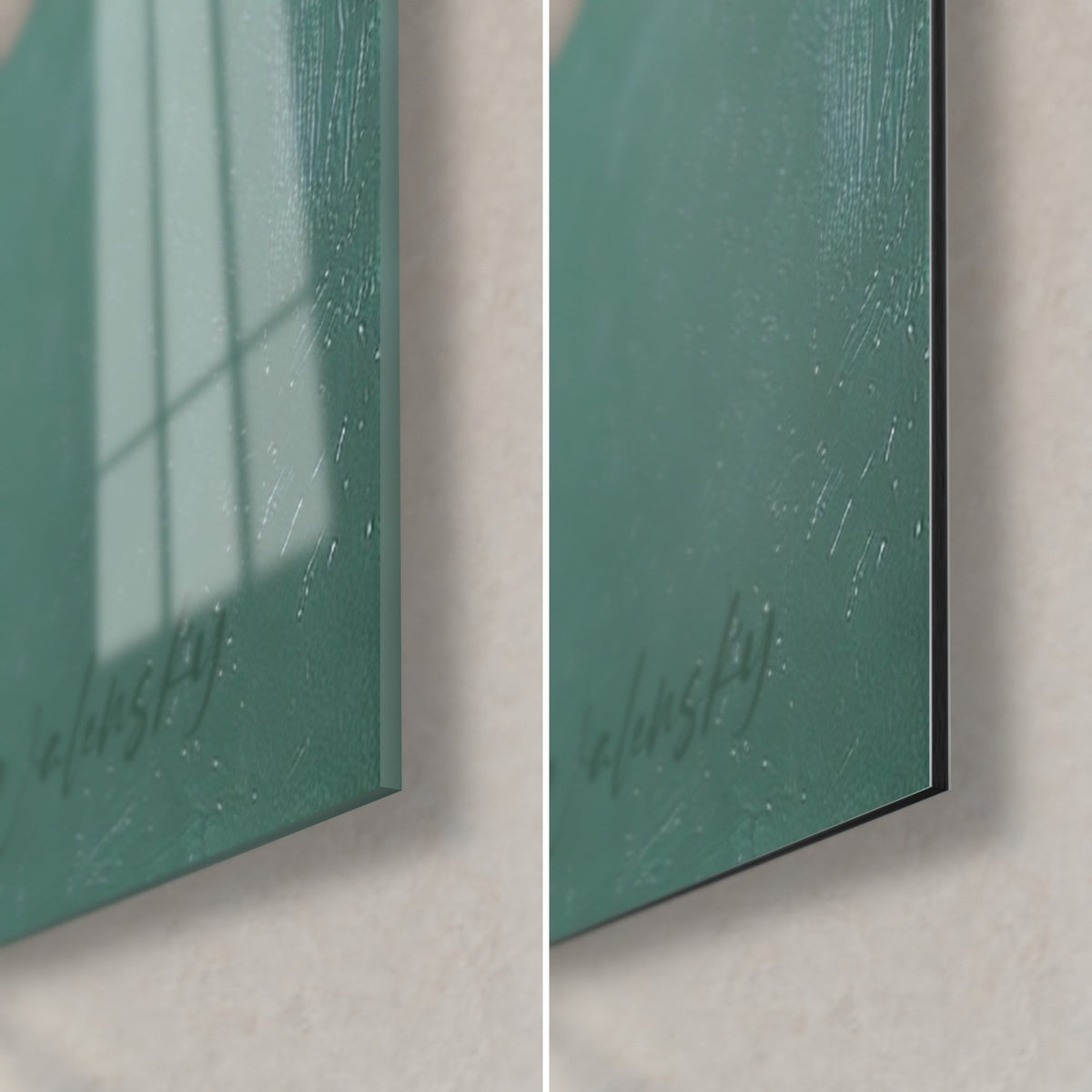 Schilderij portret in een smaragdgroene gestreepte trui, rechtsonder: glanzend acrylglas links, mat Dibond-aluminium rechts, zwarte rand van 3 mm