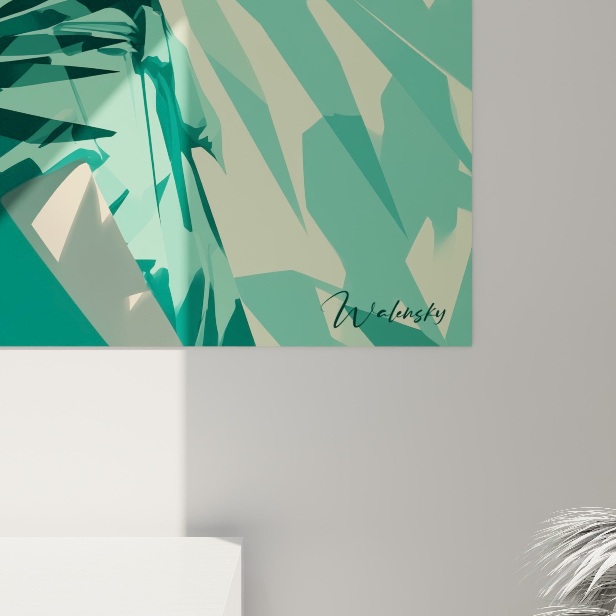Détail des aplats vert émeraude et menthe de l'illustration de mode, grain de l'impression et découpes nettes des palmes