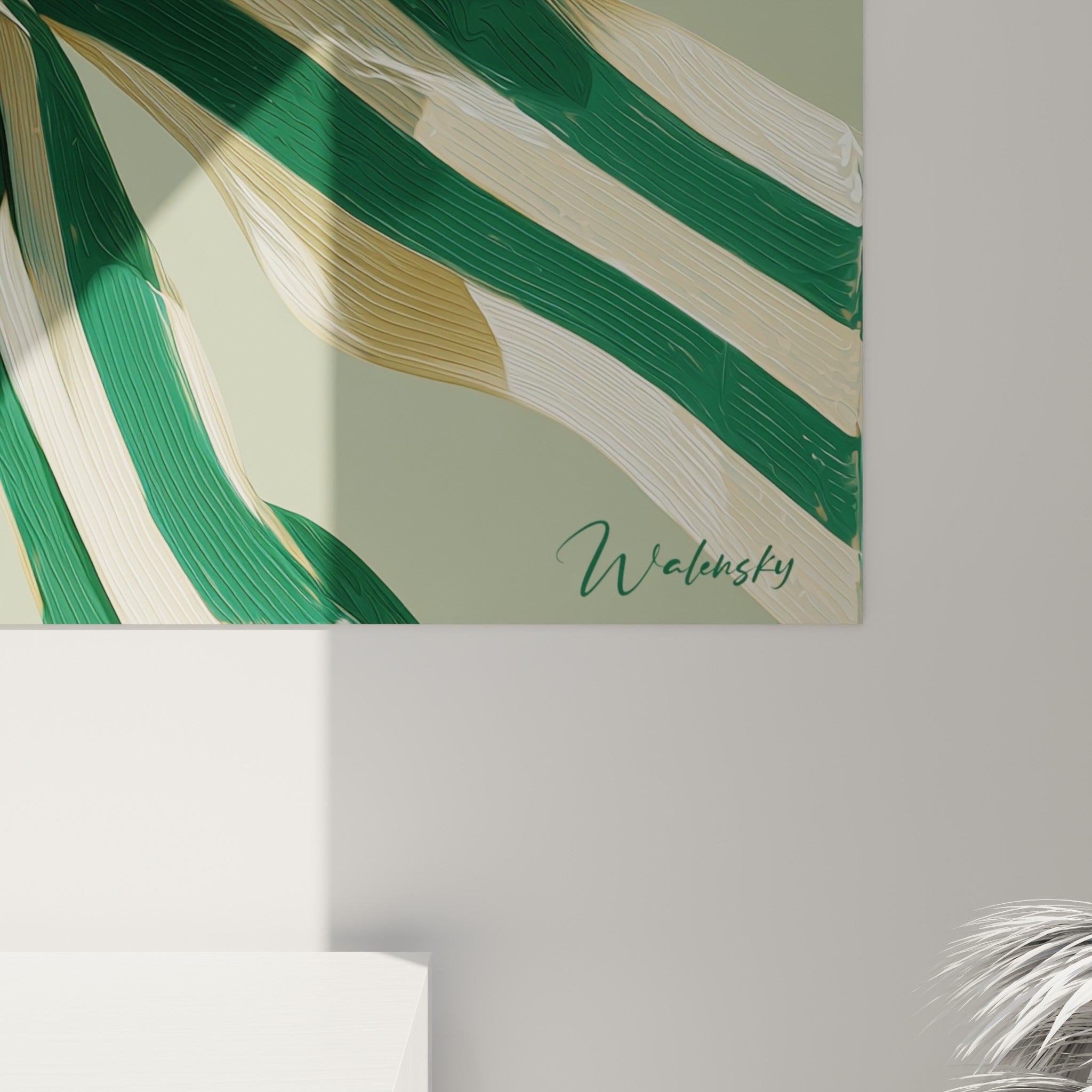 Détail des rayures vert sauge et beige du chapeau, texture et grain de l'impression visibles de près