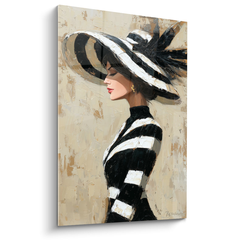 Tableau Chapeau noir et blanc à rayures larges - Boucle d'oreille dorée discrète - Edition Illustration de mode