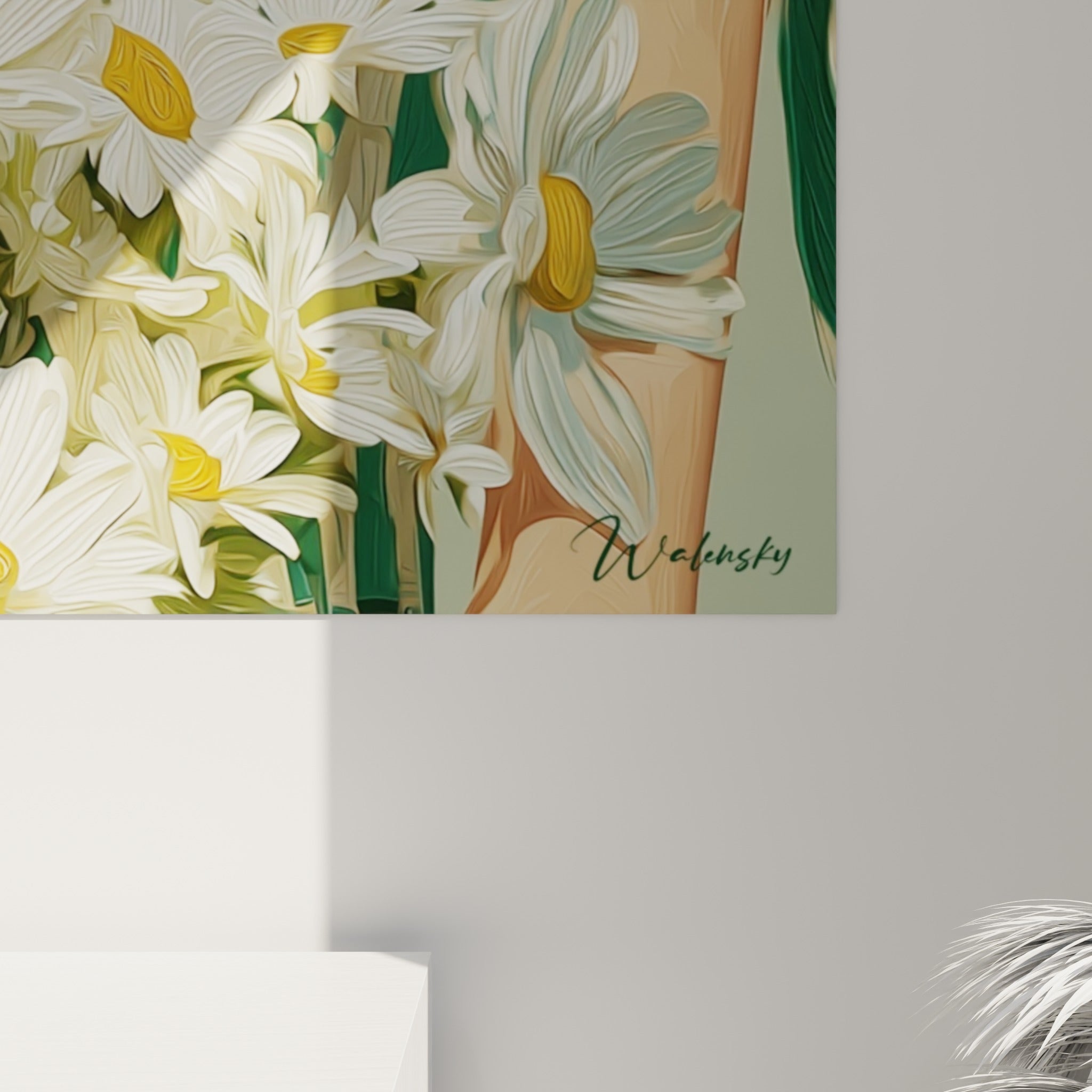 Détail des rayures vert émeraude et blanches, texture peinte des pétales de marguerites sur cette illustration de mode