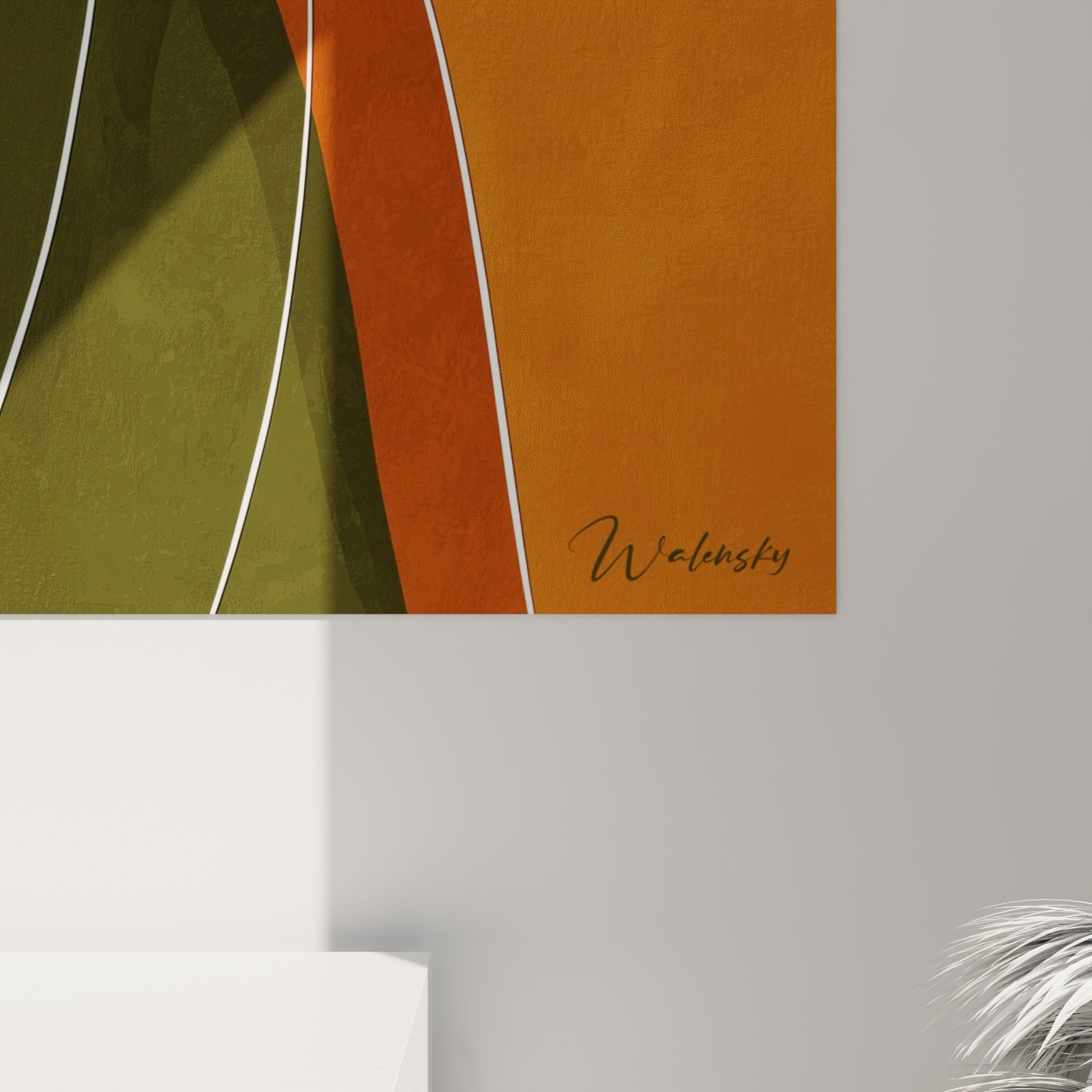 Détail des traits blancs soulignant le manteau terracotta contre la texture verte du fond peint