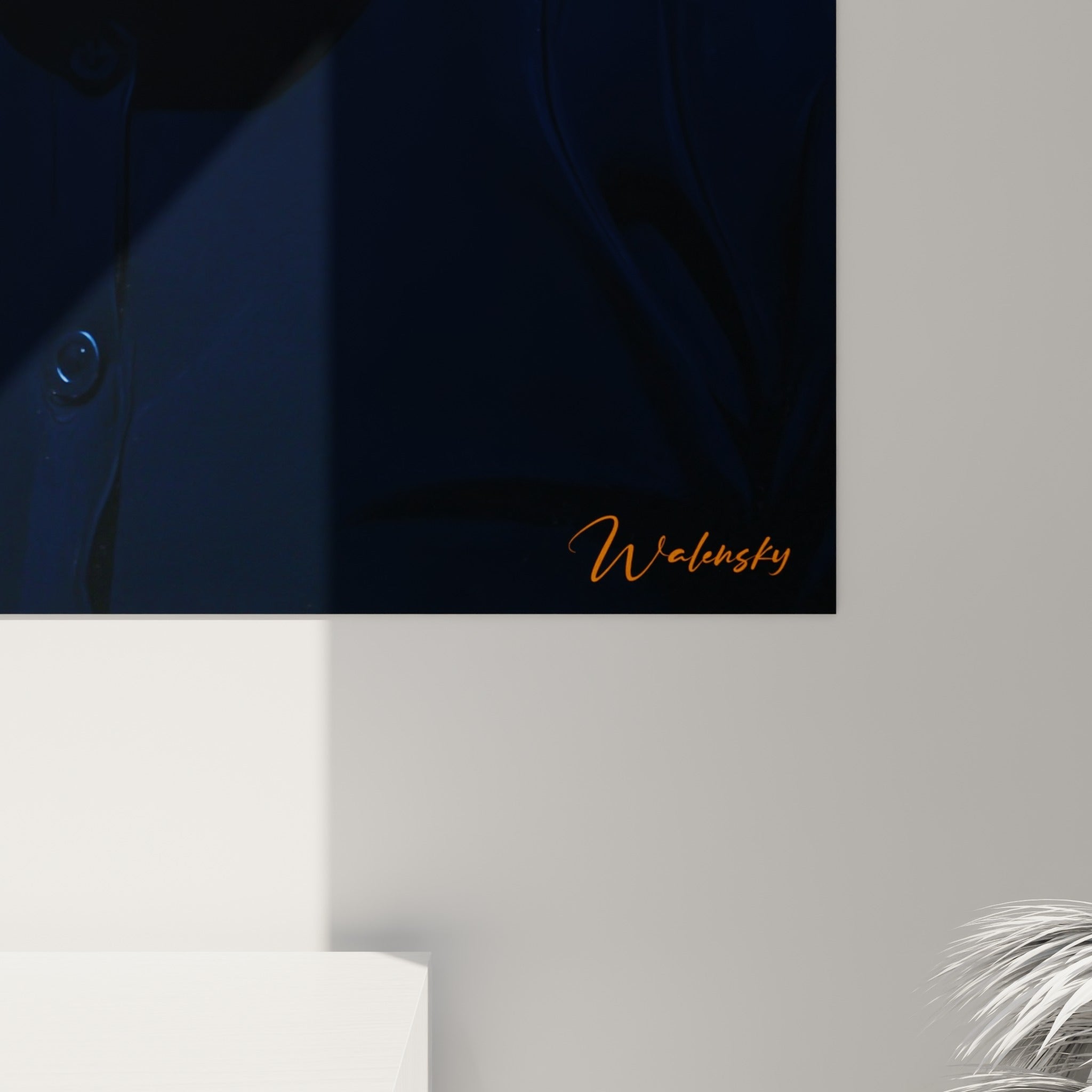 Grain lisse du bleu profond se fondant dans l'orange vif, détail de l'impression rapprochée