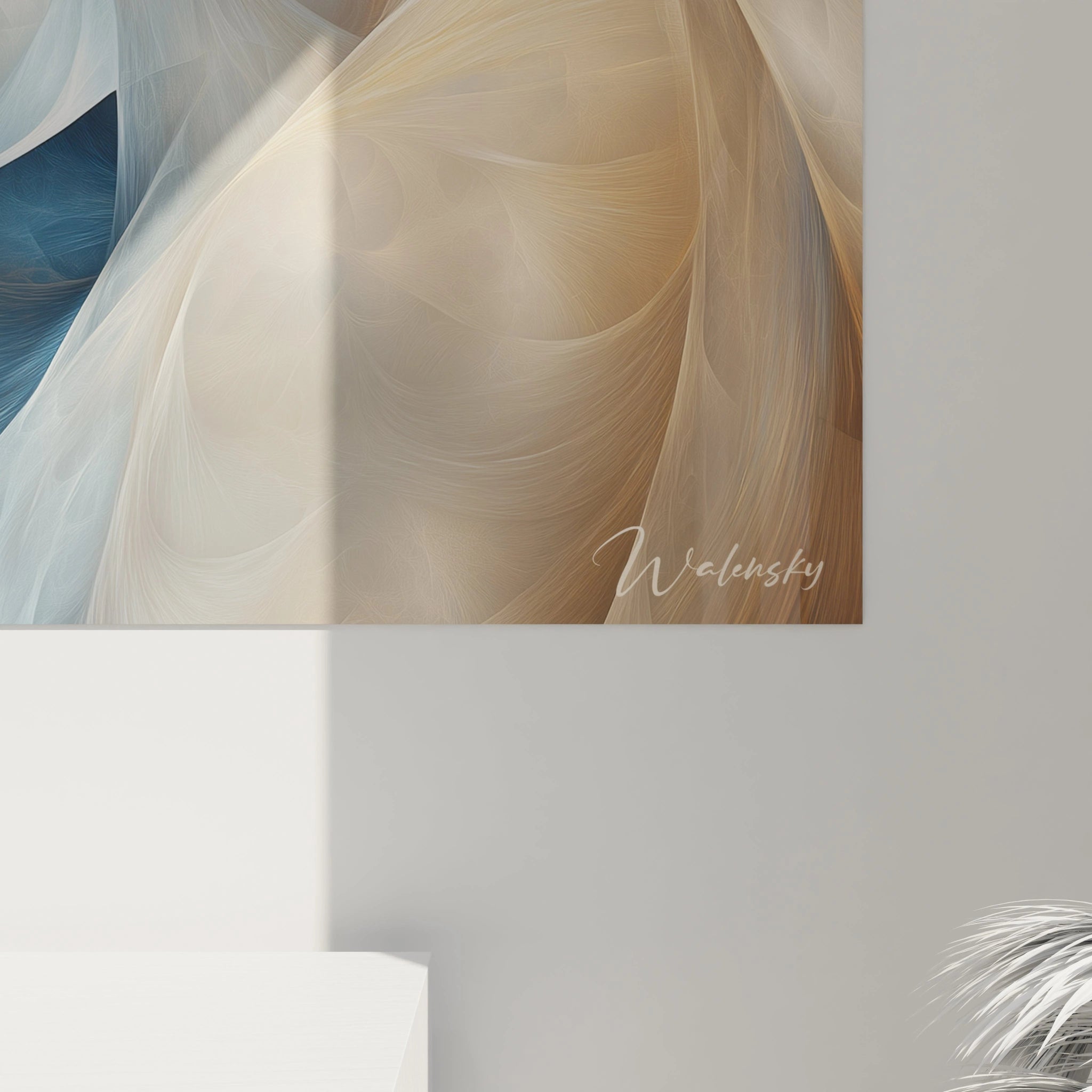 Un tableau abstrait spirale contemplatif offrant une composition circulaire dynamique en bleu profond, blanc nacré et beige doré, avec des textures éthérées évoquant des voiles de fumée en mouvement perpétuel.
