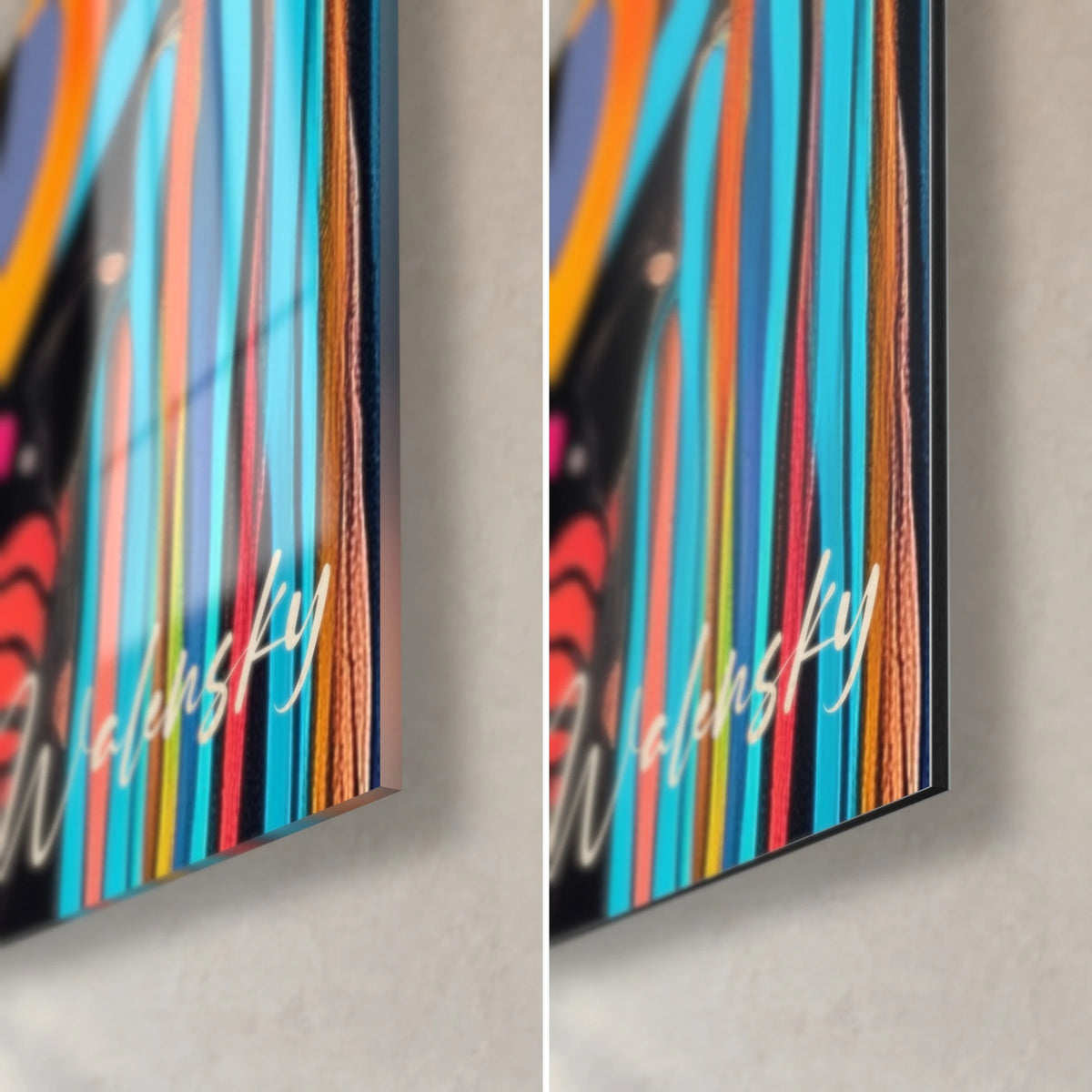 Schilderij gestileerd vrouwengezicht, rechtsonder: roze en turquoise spiralen, glanzend glas links, mat Dibond rechts