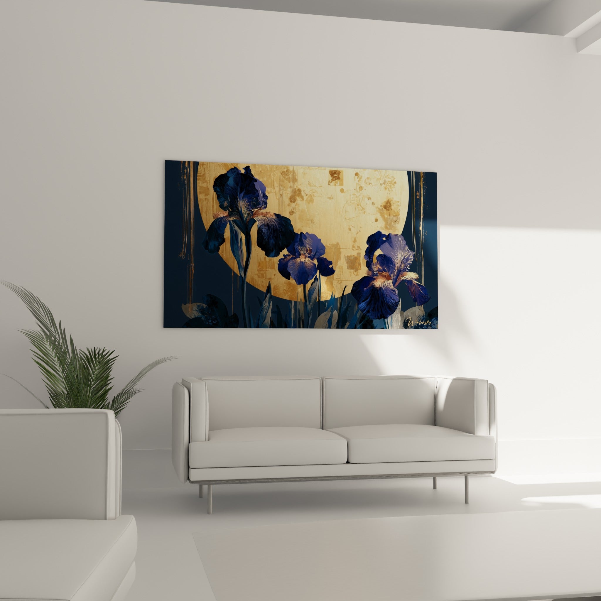 Iris bleu nuit et disque ocre accrochés au-dessus d'un canapé dans un salon lumineux
