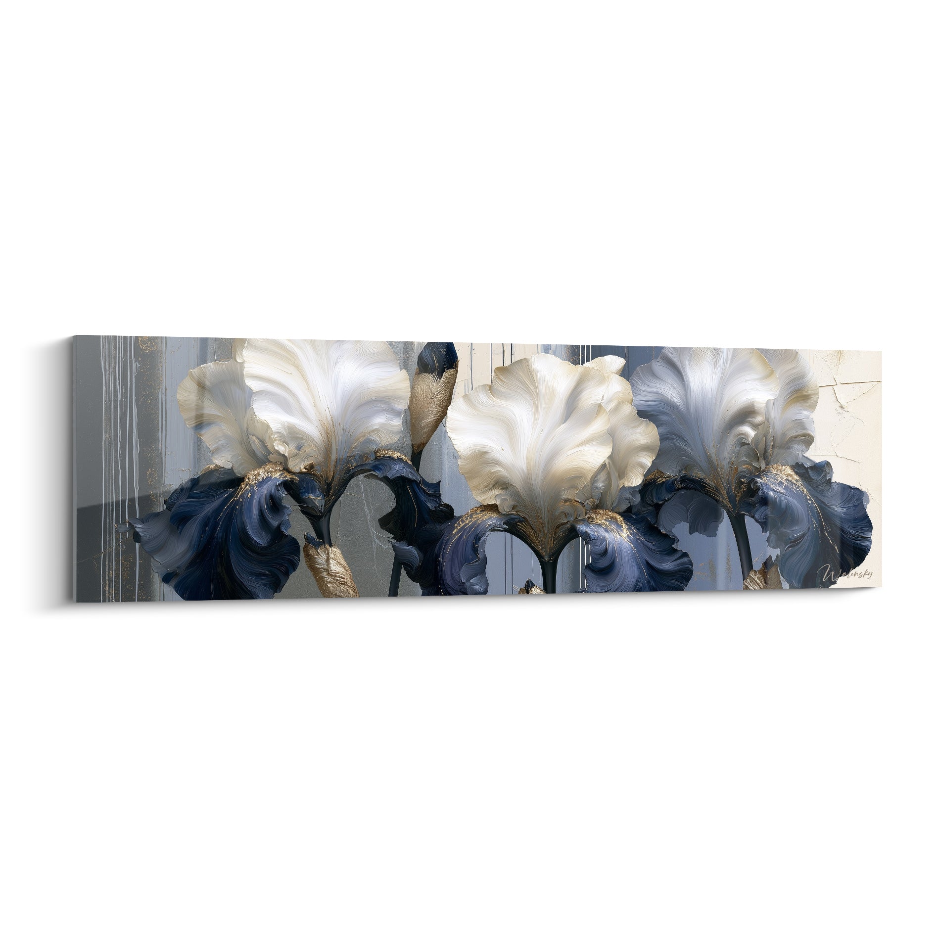 Trois iris blancs et bleu marine aux reflets dorés se déploient sur fond gris strié