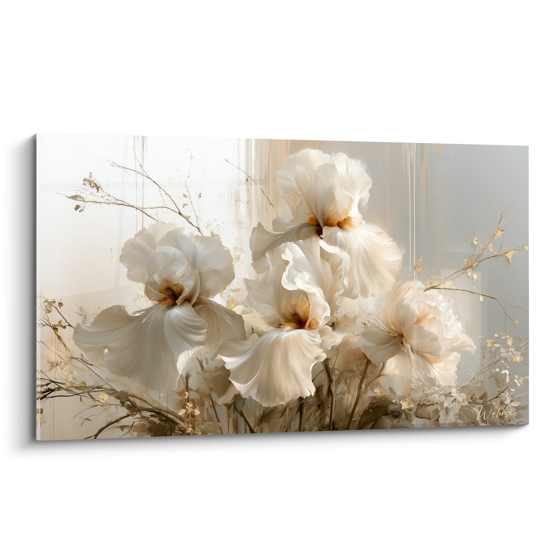 Iris blancs aux cœurs dorés déployés en grappe, pétales froissés sur fond beige lumineux