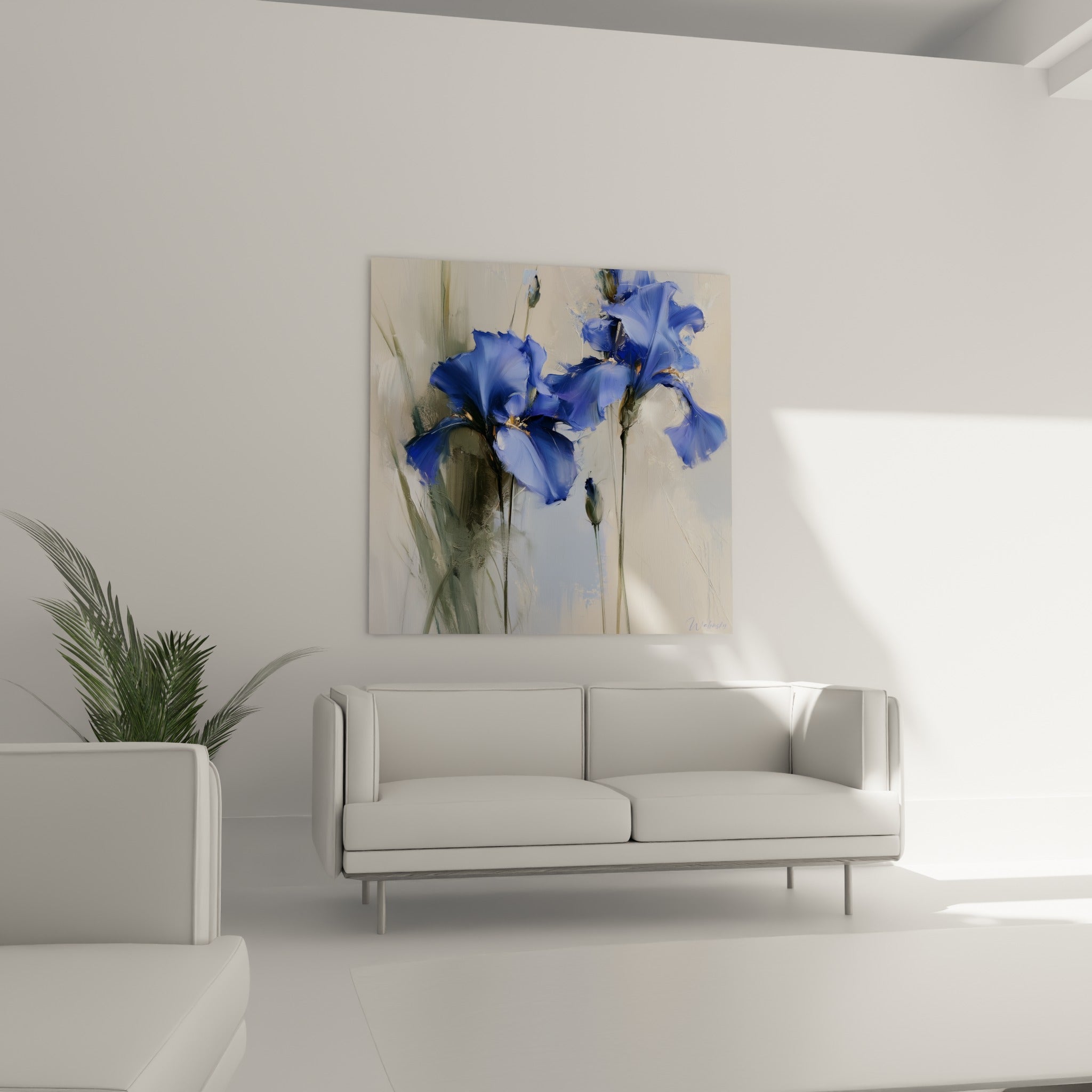 Pétales d'iris bleu profond et beige au-dessus d'un canapé dans un salon lumineux
