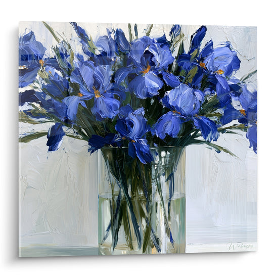Bouquet d'iris bleu marine et blanc cassé dans un vase, peinture à la spatule texturée