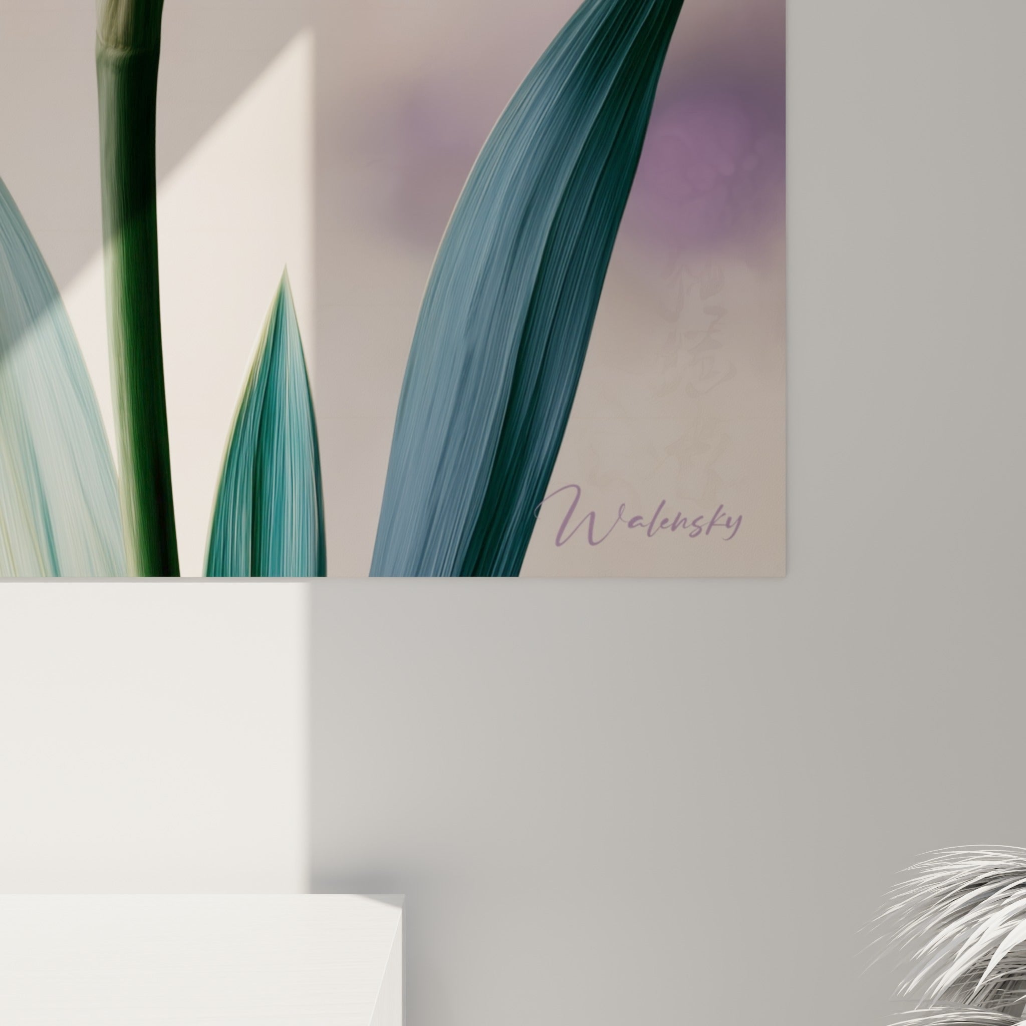 Détail des nervures violettes et du grain du papier ivoire sur ce tableau iris texturé